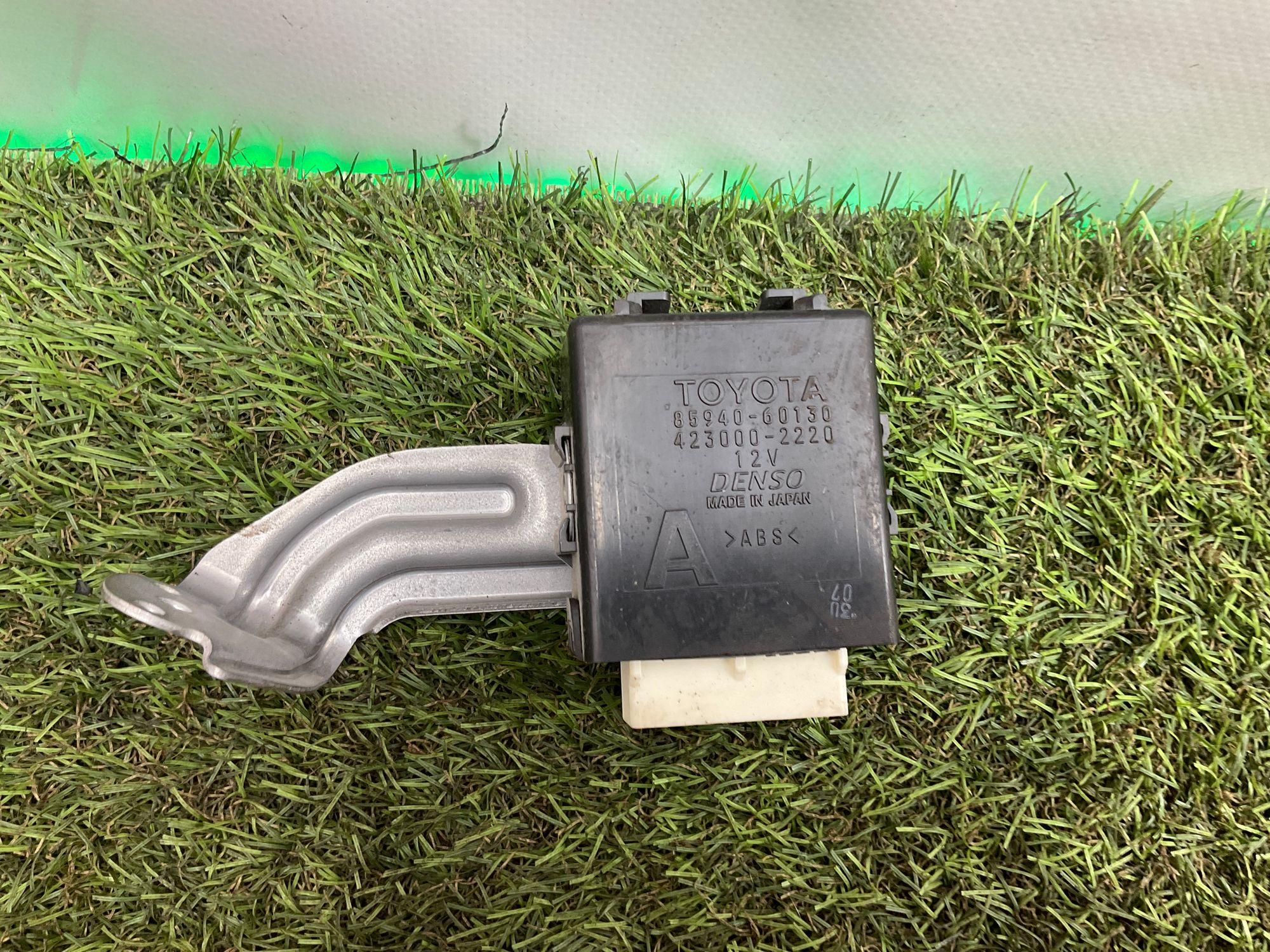 Блок управления стеклоочистителем Toyota Land Cruiser 200 рестайлинг 2 (2015—2023) 2017, 7000 рублей, Москва