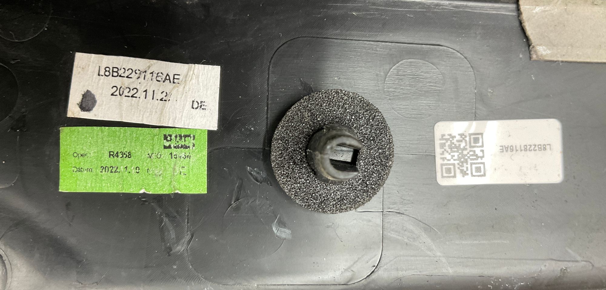 Накладка стойки кузова средняя правая Land Rover Defender L663 II 2022, 11500 рублей, Москва