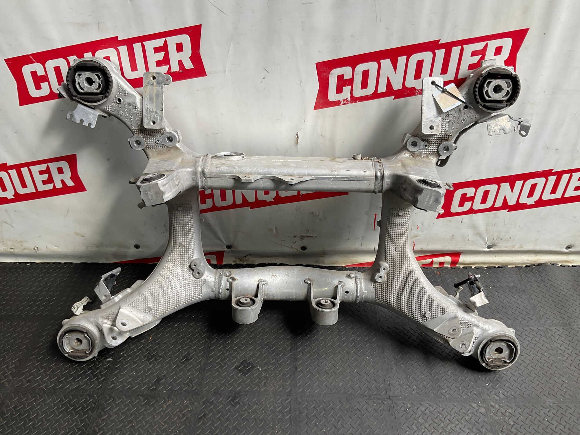 https://ycs.partsauto.market/partsauto-images/thmbs/userImages/h353NjtZg3VDP19b5HMt7LlpbQ93/part/2d21b045-b1f6-4133-bd8c-babedd928f1e_1747221722203.jpg