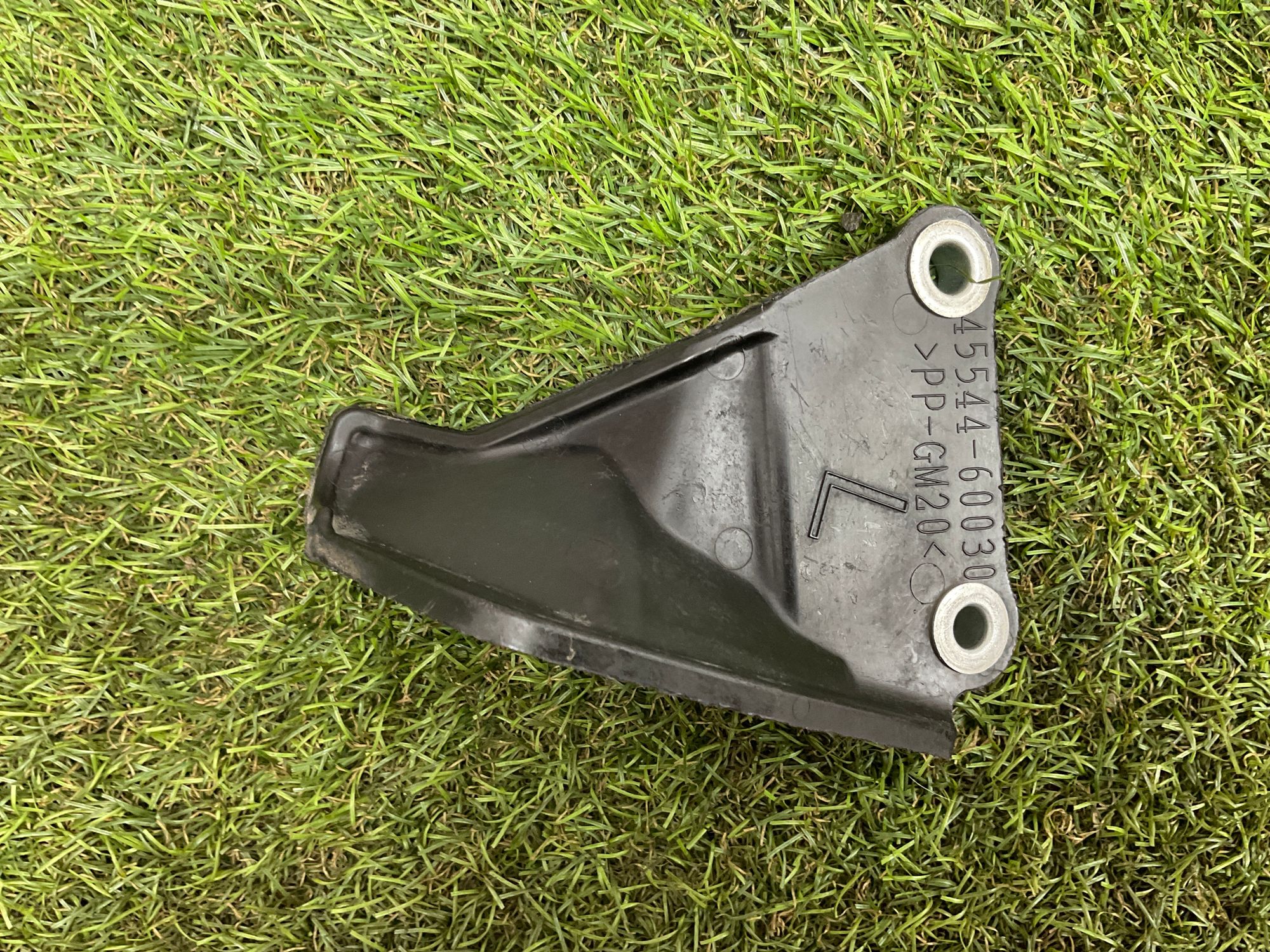 https://ycs.partsauto.market/partsauto-images/thmbs/userImages/h353NjtZg3VDP19b5HMt7LlpbQ93/part/2d645260-114d-4be7-b596-4219c0d12ad7_1779722562809.jpg