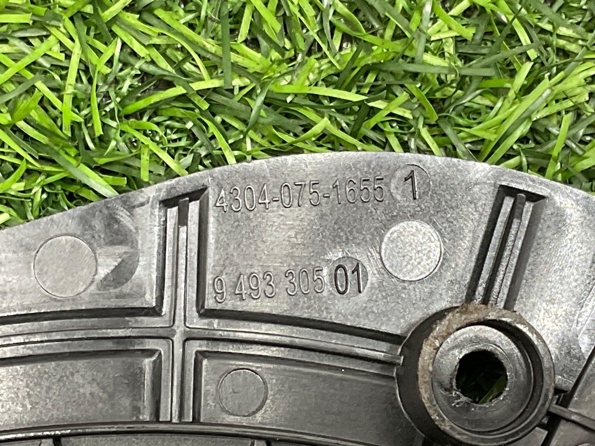 https://ycs.partsauto.market/partsauto-images/thmbs/userImages/h353NjtZg3VDP19b5HMt7LlpbQ93/part/2d8753de-284f-4f21-ae11-381abb2ba4d4_1736772492767.jpg