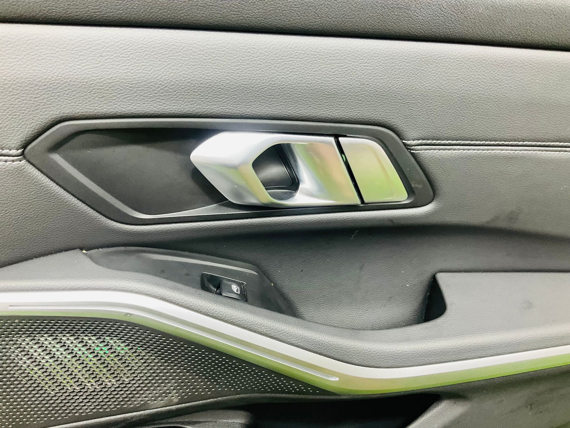 https://ycs.partsauto.market/partsauto-images/thmbs/userImages/h353NjtZg3VDP19b5HMt7LlpbQ93/part/2d87d0b1-4527-43bd-bea9-e0d920bca6c2_1781517223050.jpg