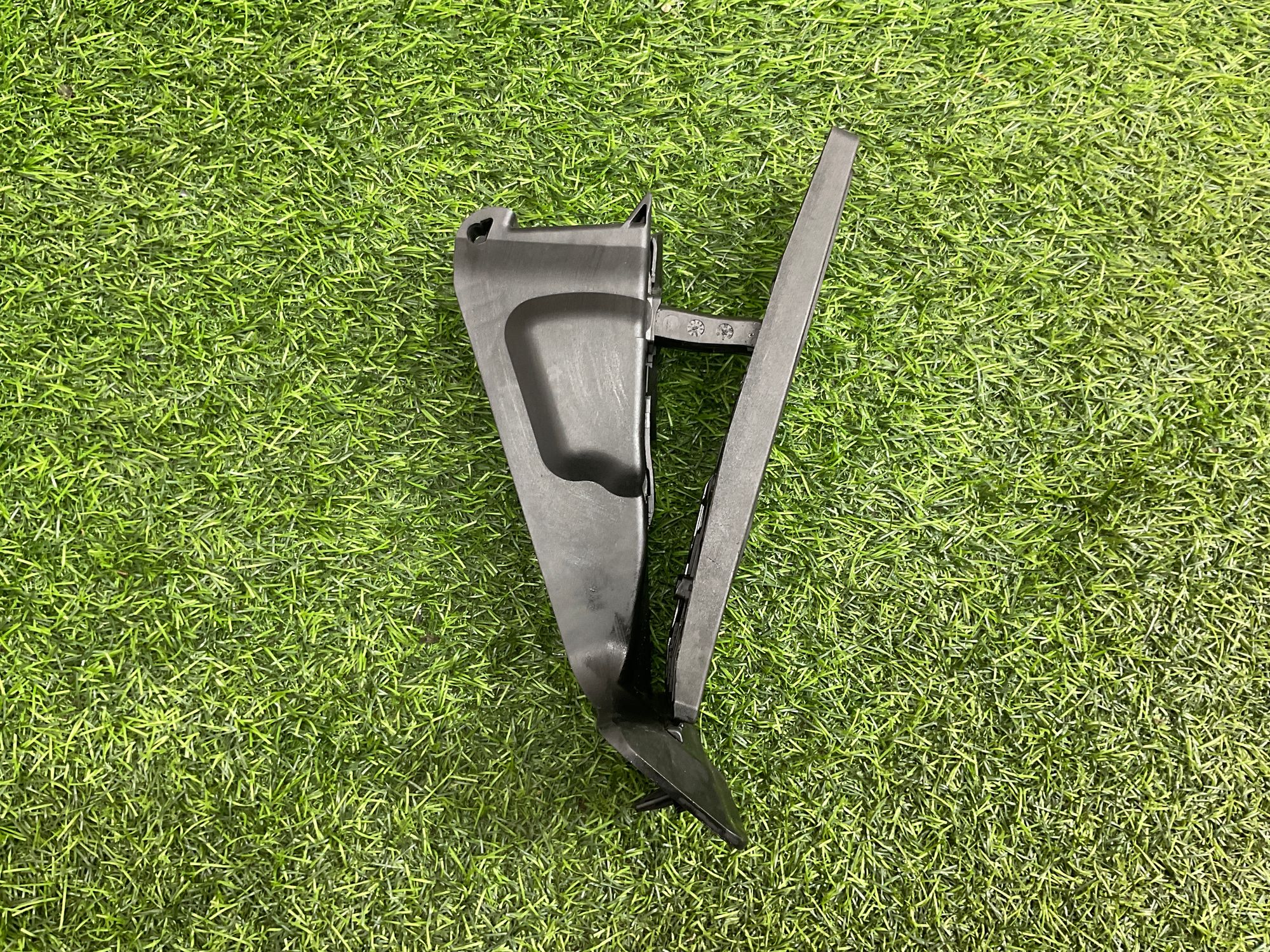https://ycs.partsauto.market/partsauto-images/thmbs/userImages/h353NjtZg3VDP19b5HMt7LlpbQ93/part/2d912e56-2d40-4631-884e-08f6dd2d7f51_1742305429689.jpg