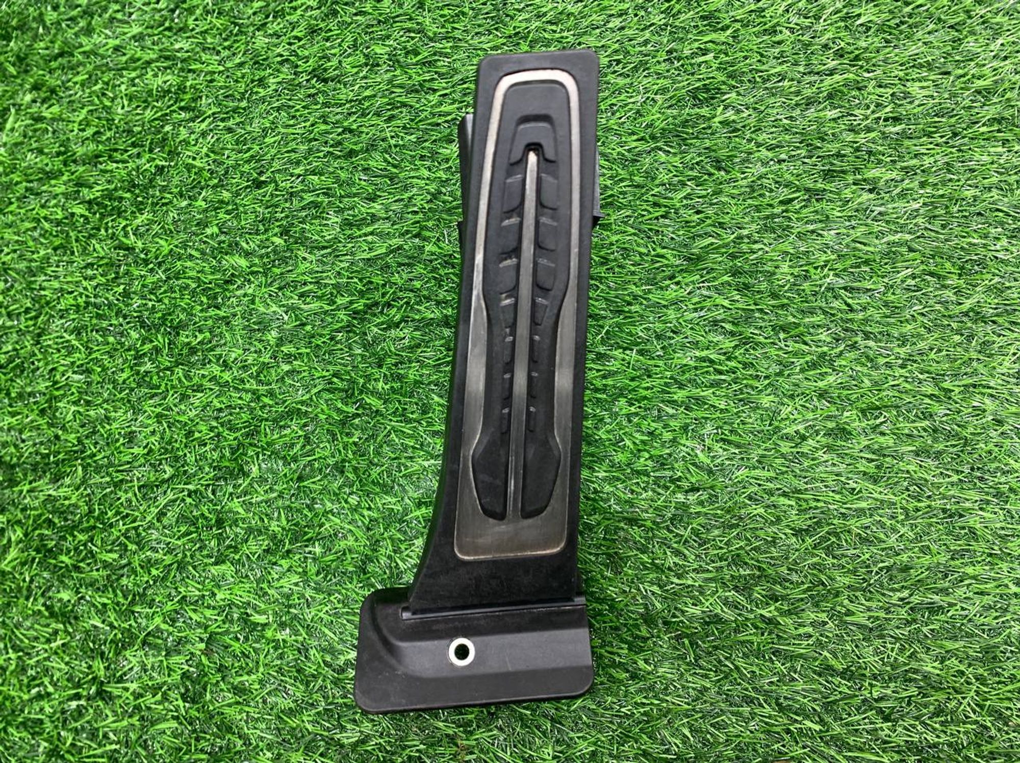 https://ycs.partsauto.market/partsauto-images/thmbs/userImages/h353NjtZg3VDP19b5HMt7LlpbQ93/part/2e4173bb-bf34-4ff4-9d40-bc6f5ca662ed_1732868633074.jpg