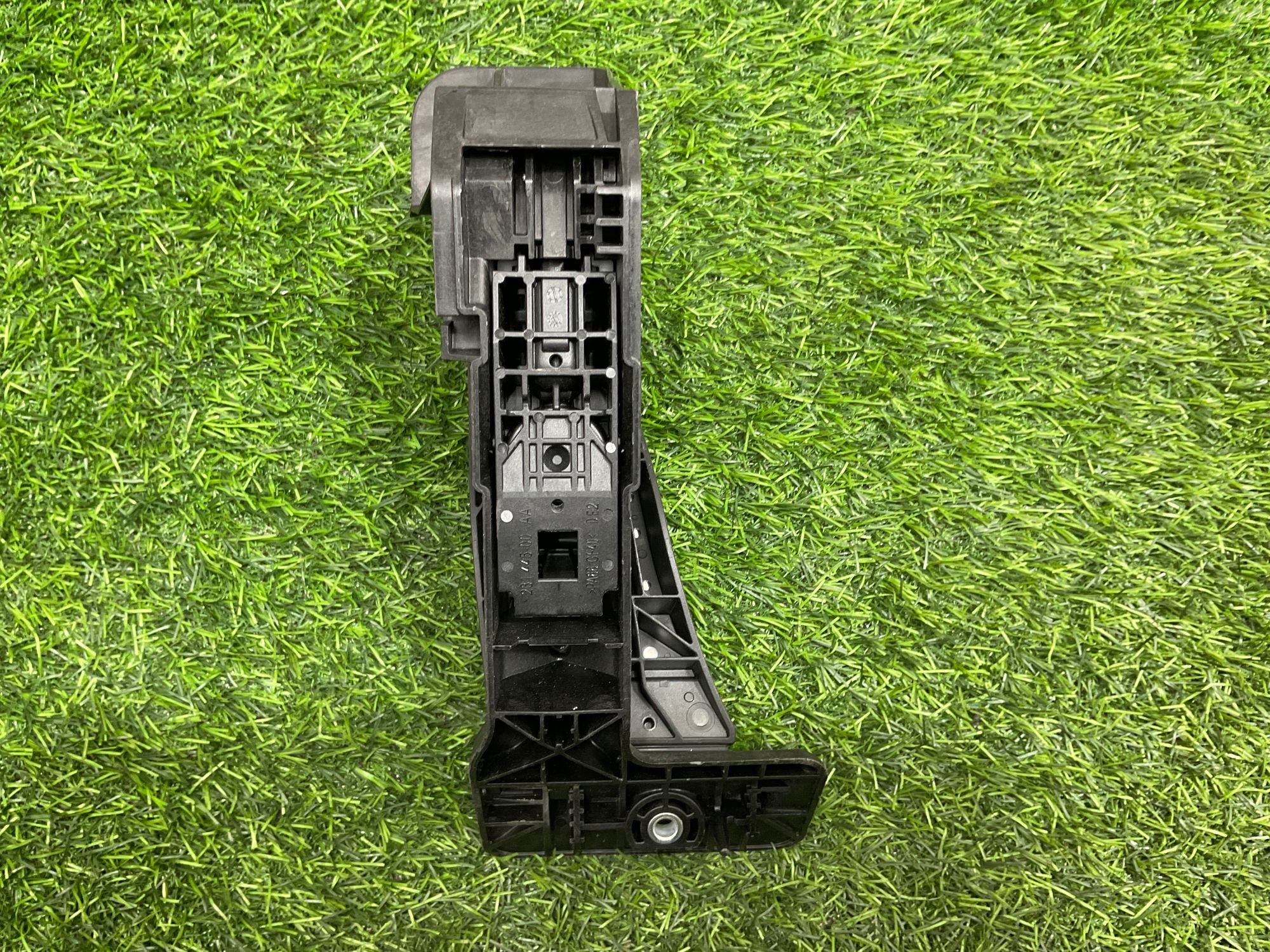 https://ycs.partsauto.market/partsauto-images/thmbs/userImages/h353NjtZg3VDP19b5HMt7LlpbQ93/part/2e9e8614-855c-4520-878f-a1913f0c4e58_1734338769331.jpg