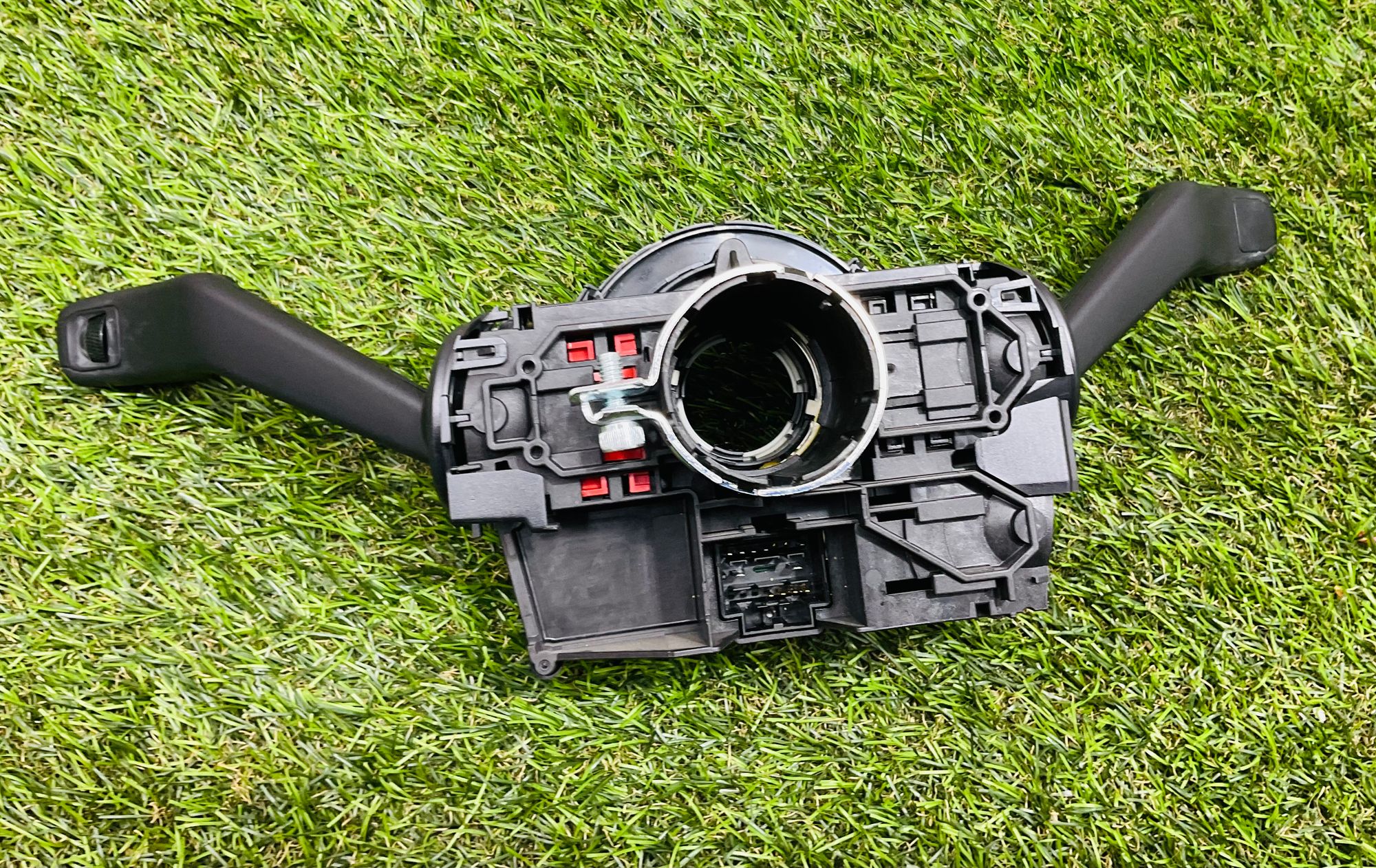 https://ycs.partsauto.market/partsauto-images/thmbs/userImages/h353NjtZg3VDP19b5HMt7LlpbQ93/part/2ef6780d-8a8d-4144-87b3-174e27aeab15_1785851546237.jpg