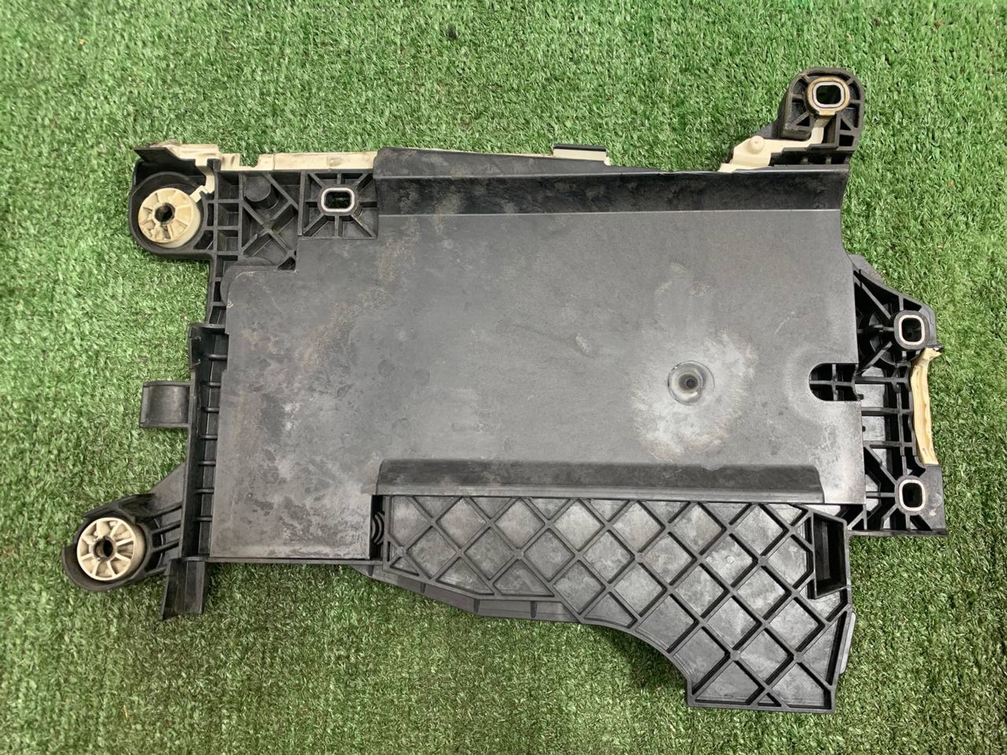 https://ycs.partsauto.market/partsauto-images/thmbs/userImages/h353NjtZg3VDP19b5HMt7LlpbQ93/part/2f598fa4-302a-4d78-abe0-f7848a7e8374_1732205712586.jpg