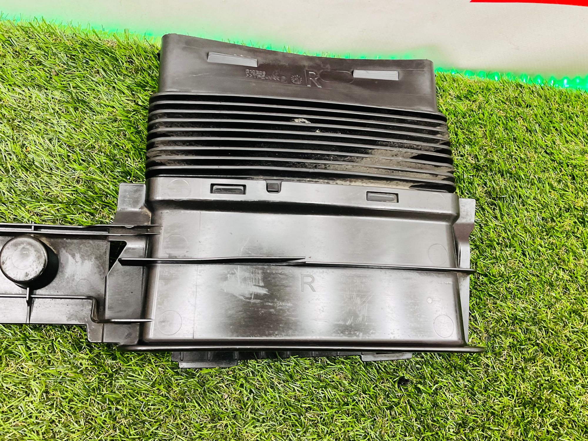 https://ycs.partsauto.market/partsauto-images/thmbs/userImages/h353NjtZg3VDP19b5HMt7LlpbQ93/part/2f5cc906-57c9-4522-9eae-06eb488f07d1_1786022523363.jpg