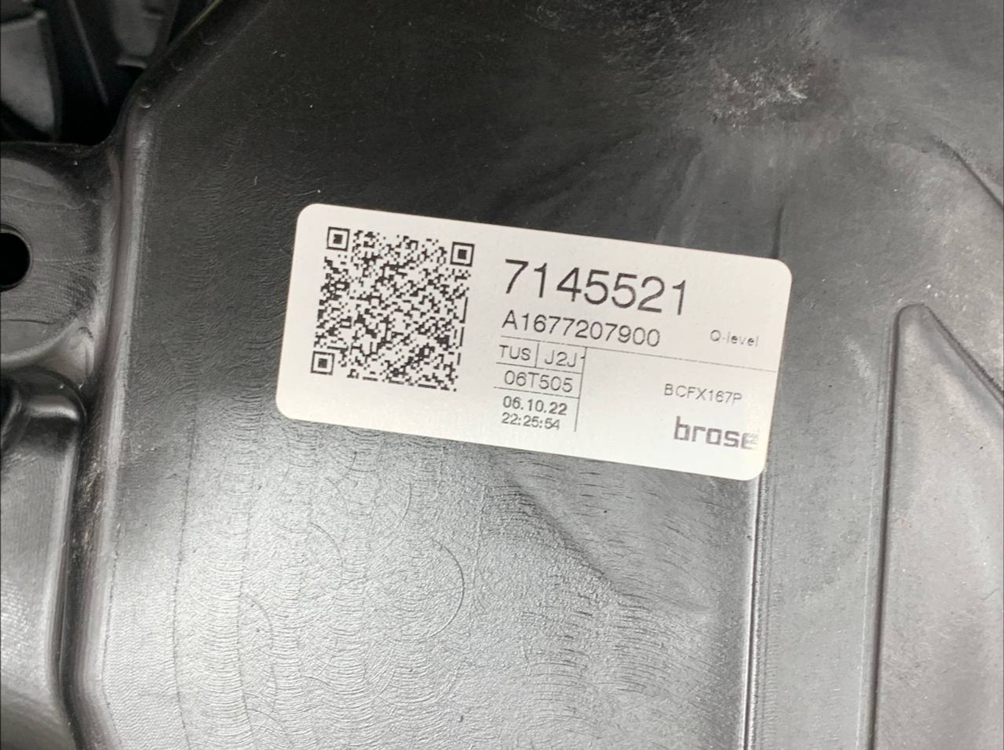 https://ycs.partsauto.market/partsauto-images/thmbs/userImages/h353NjtZg3VDP19b5HMt7LlpbQ93/part/2fa12bcc-aff0-4c54-936b-e5af00ab5000_1732104363113.jpg