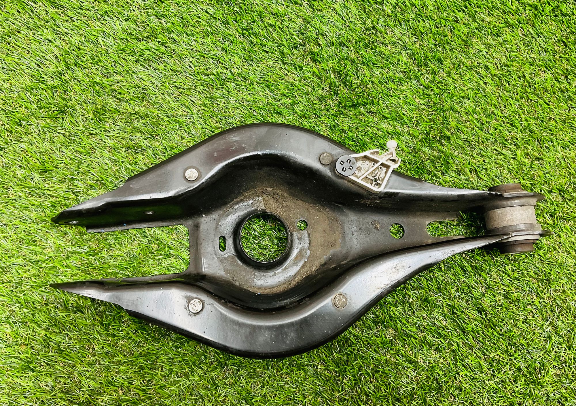 https://ycs.partsauto.market/partsauto-images/thmbs/userImages/h353NjtZg3VDP19b5HMt7LlpbQ93/part/2fa7163a-5f19-4194-afbf-bc44006f6c46_1781602099835.jpg