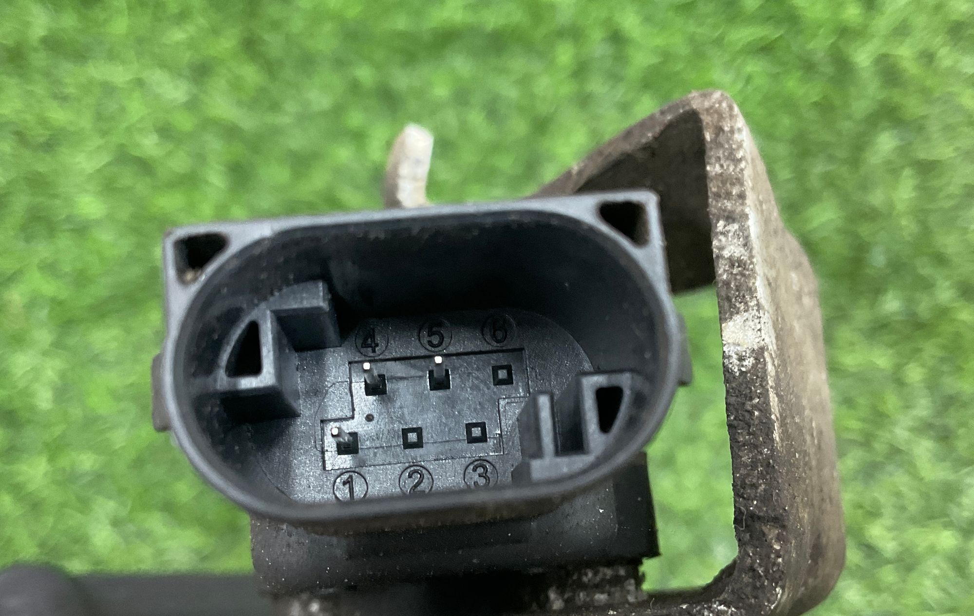 https://ycs.partsauto.market/partsauto-images/thmbs/userImages/h353NjtZg3VDP19b5HMt7LlpbQ93/part/2fb15d22-ea26-4019-b486-47ea577769f9_1744026206660.jpg