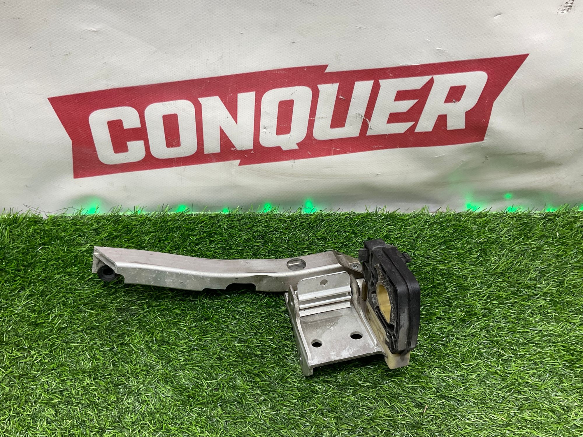 Крепление переднего усилителя левое BMW 5F10/F11, 2500 рублей, Москва