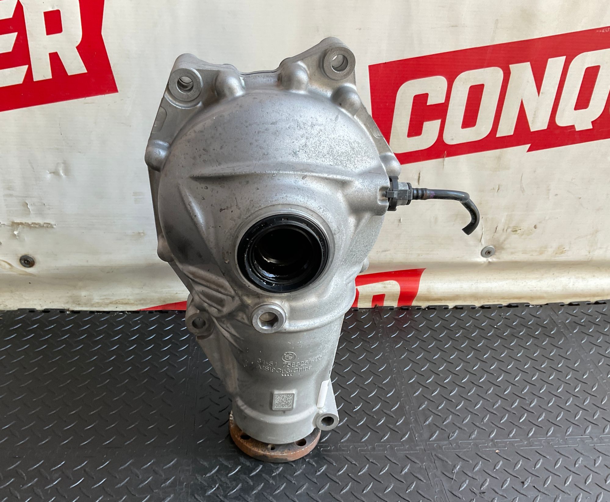 https://ycs.partsauto.market/partsauto-images/thmbs/userImages/h353NjtZg3VDP19b5HMt7LlpbQ93/part/2ffb9463-792c-41f7-8af0-8969f7e7624d_1745566356831.jpg