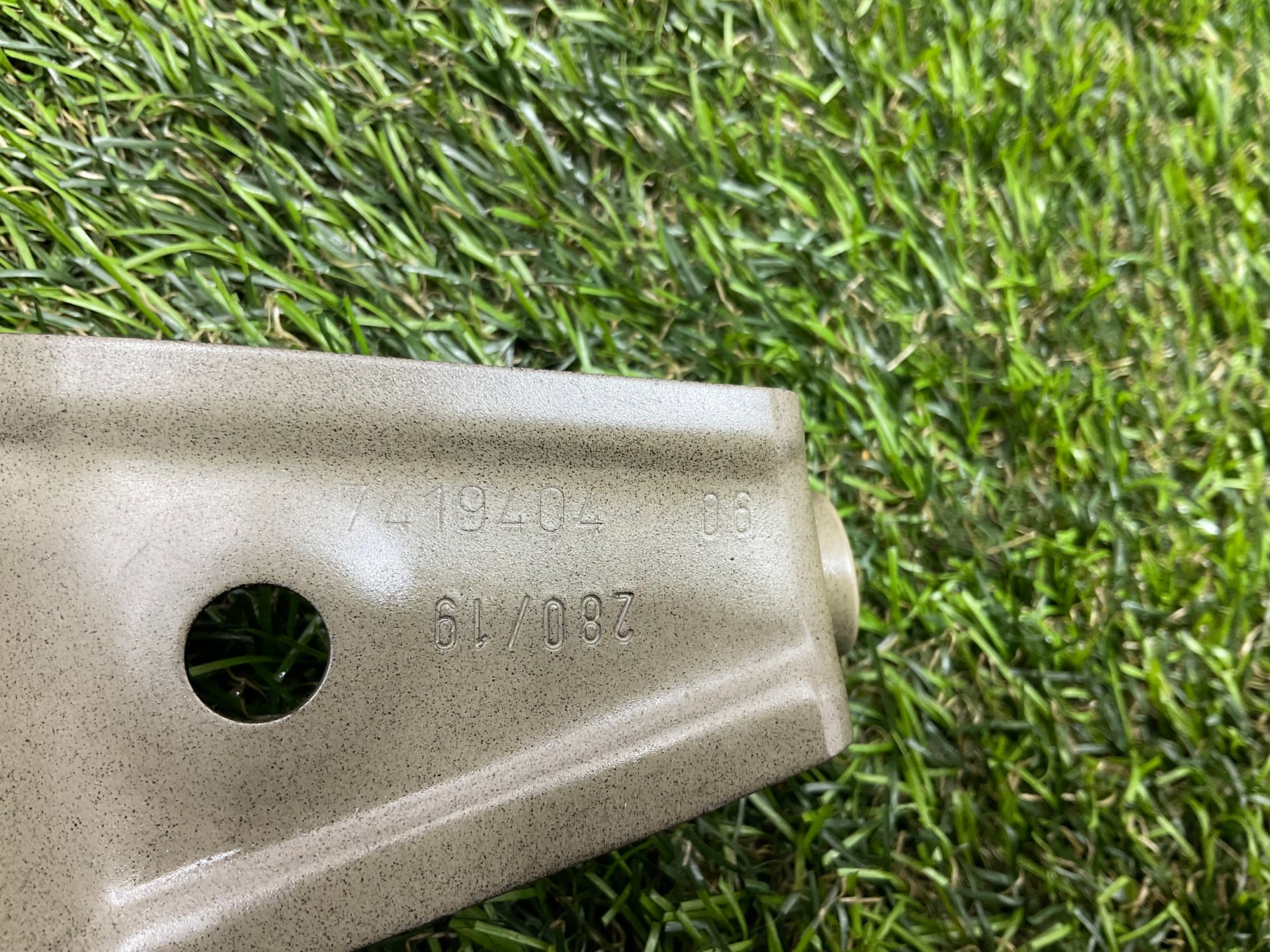 https://ycs.partsauto.market/partsauto-images/thmbs/userImages/h353NjtZg3VDP19b5HMt7LlpbQ93/part/30853eb1-51fe-42cf-bca0-7a738dbf971d_1785333816415.jpg