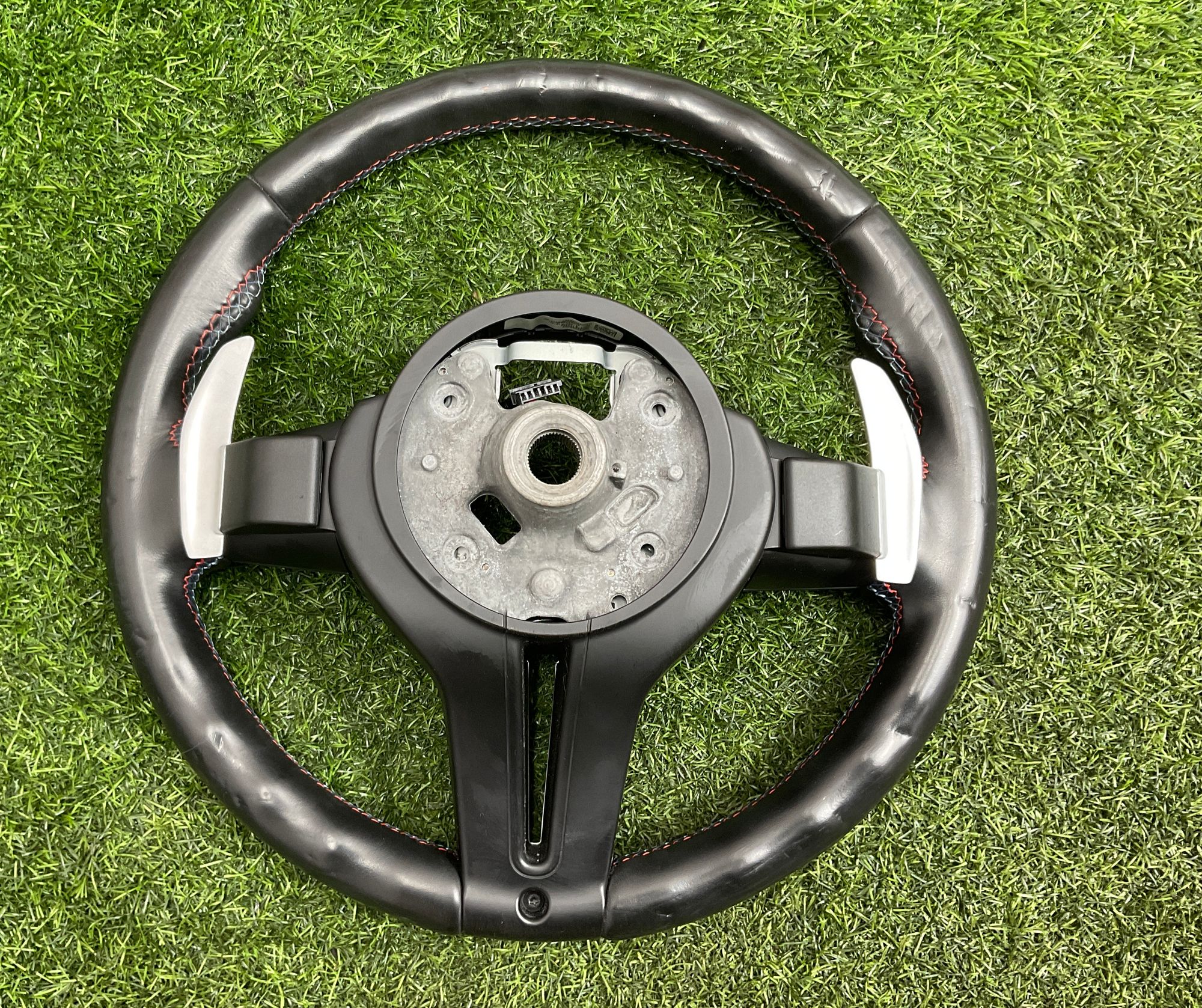 https://ycs.partsauto.market/partsauto-images/thmbs/userImages/h353NjtZg3VDP19b5HMt7LlpbQ93/part/30b2038d-f313-4d6f-8f2d-6ae3f340362b_1745485871932.jpg