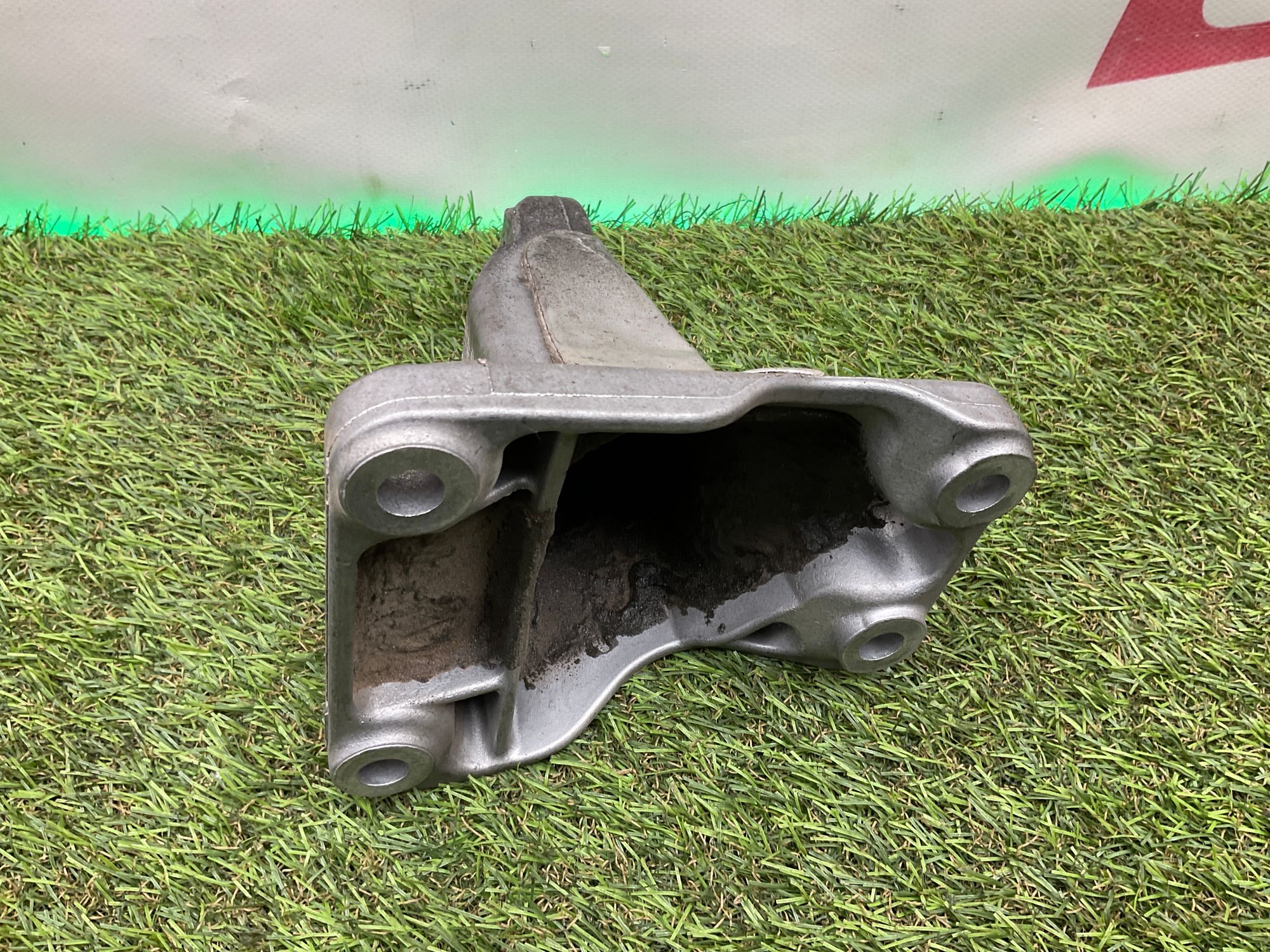 Несущий кронштейн двигателя правая BMW 3 серия, F30/F31 рестайлинг, 3000 рублей, Москва