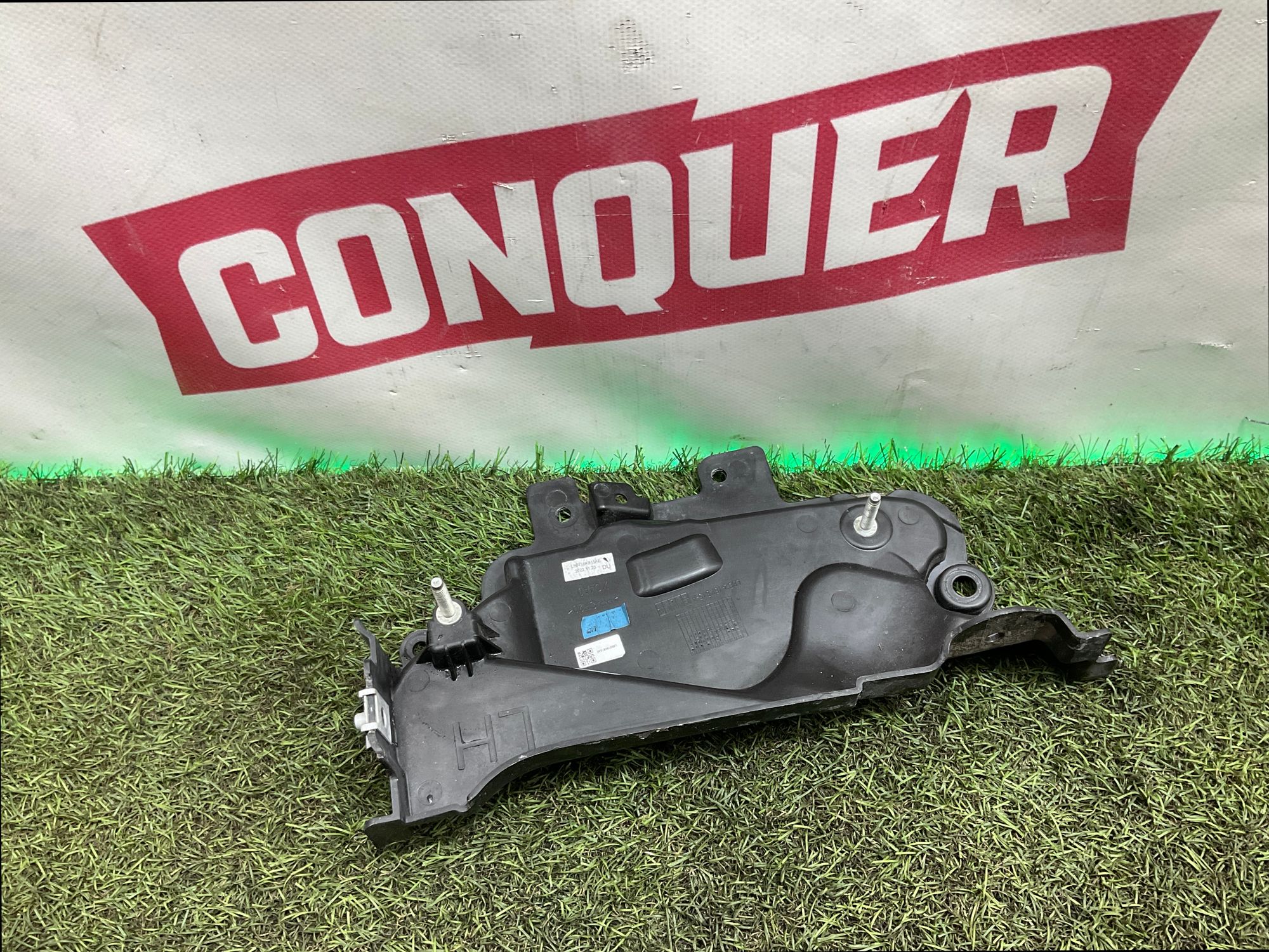 Накладка подкапотная левая Land Rover Defender II L663 2022, 3500 рублей, Москва