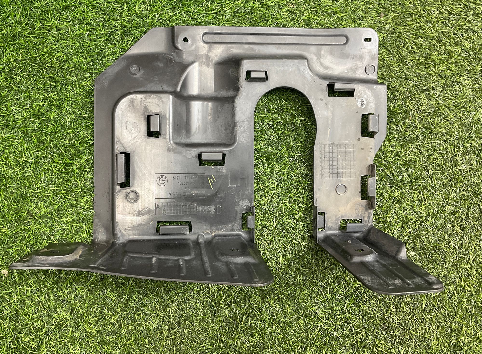 https://ycs.partsauto.market/partsauto-images/thmbs/userImages/h353NjtZg3VDP19b5HMt7LlpbQ93/part/31dd3e08-420b-4a20-882f-04349e0e8a41_1742387195694.jpg