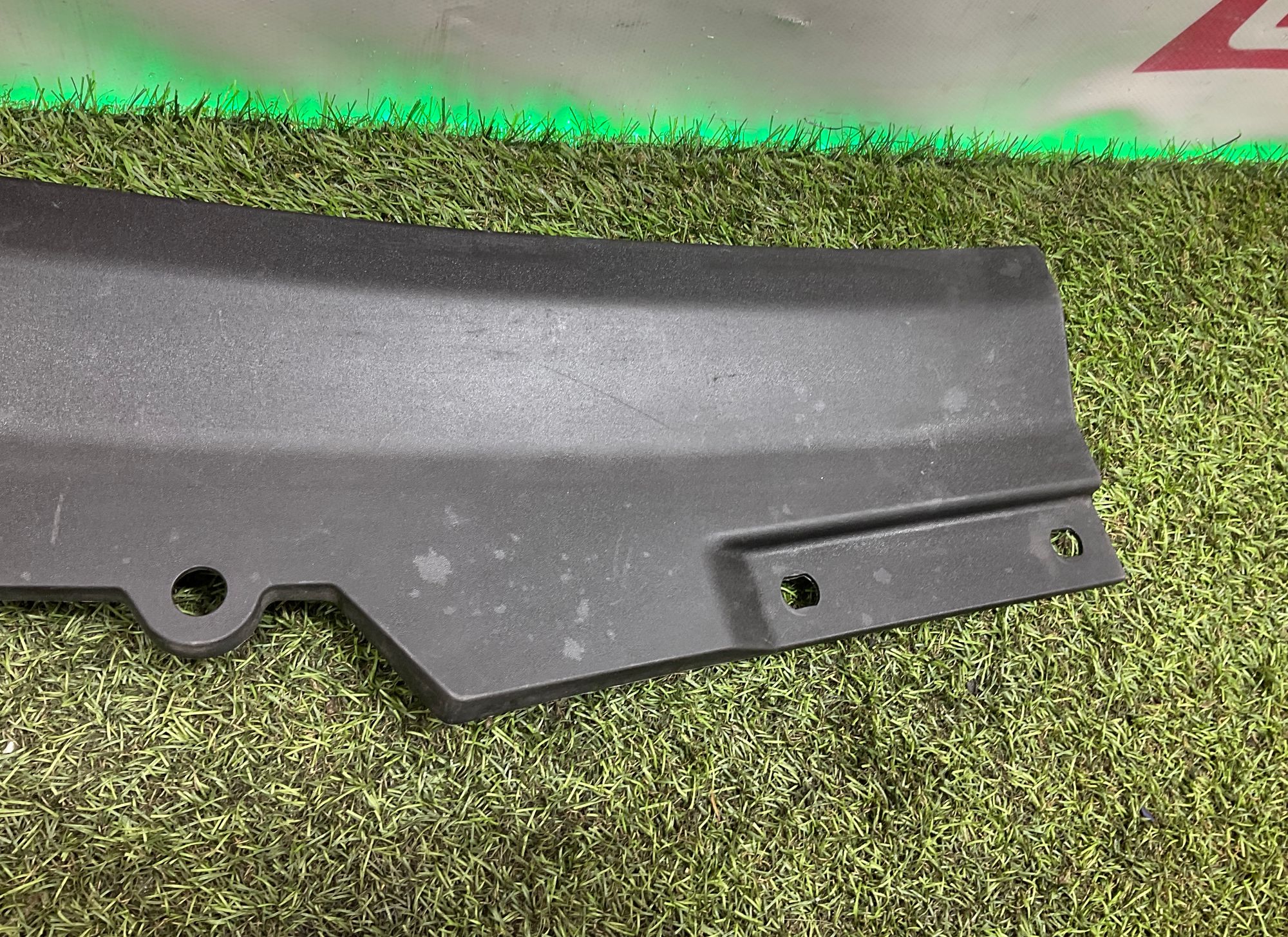 Накладка жабо правая Land Rover Defender II L663 2022, 9500 рублей, Москва