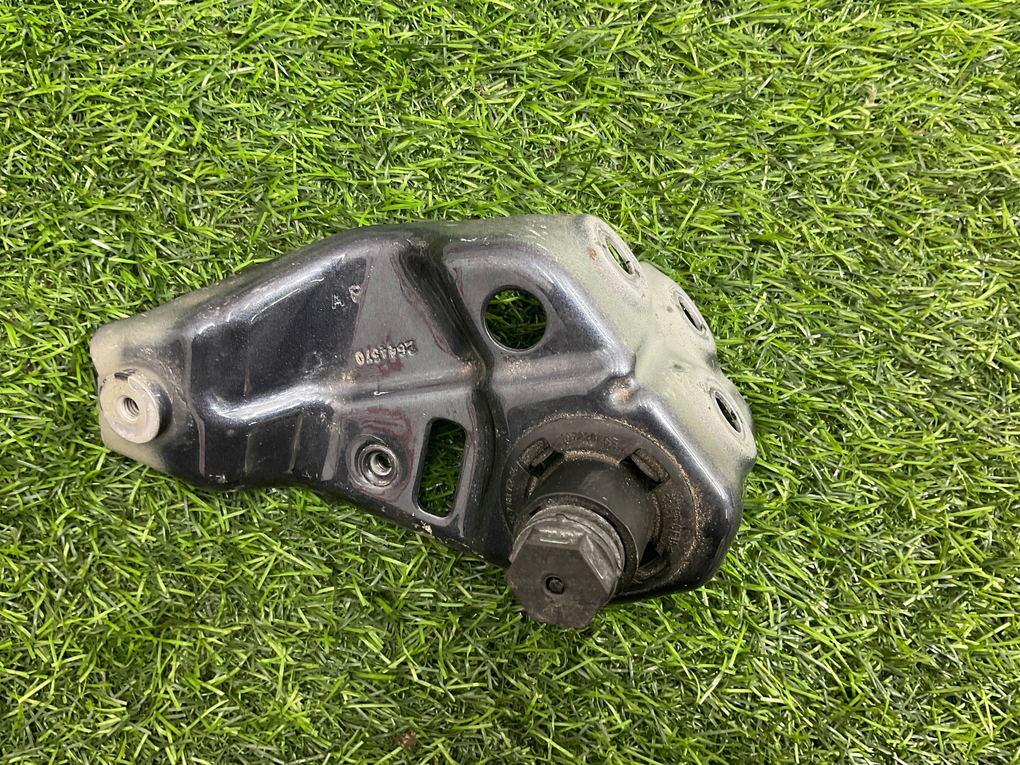https://ycs.partsauto.market/partsauto-images/thmbs/userImages/h353NjtZg3VDP19b5HMt7LlpbQ93/part/324b917f-1309-4a6b-8ff3-f446d1d899c7_1742374662472.jpg