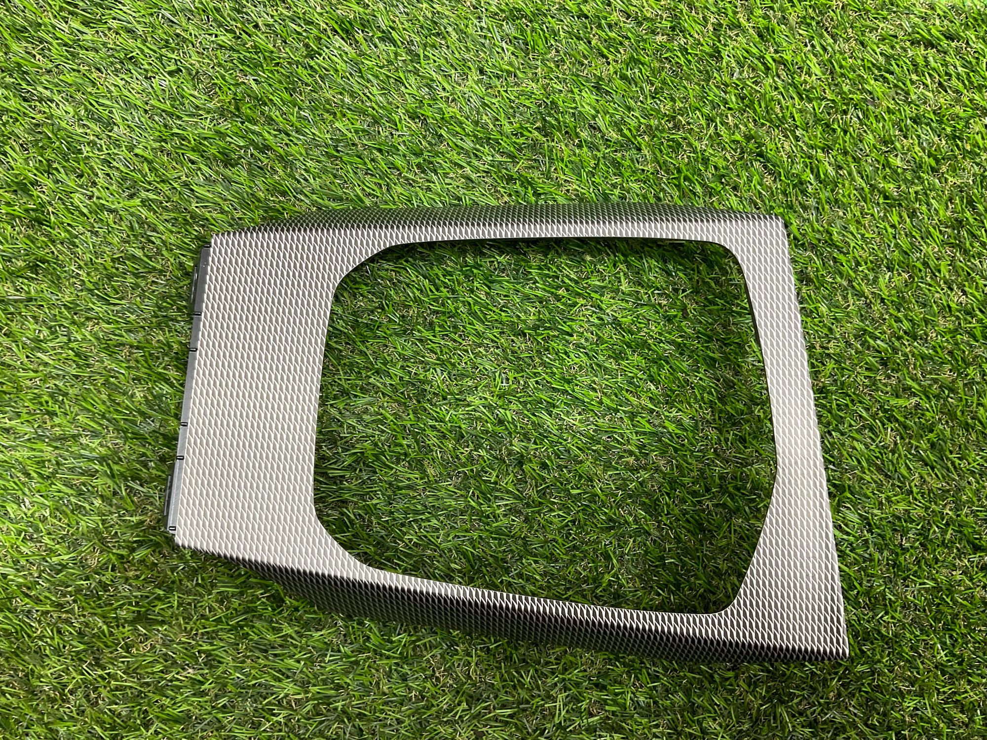 https://ycs.partsauto.market/partsauto-images/thmbs/userImages/h353NjtZg3VDP19b5HMt7LlpbQ93/part/336dacf4-a981-4a2d-ab1a-c1ee3cdb7a18_1781522510568.jpg