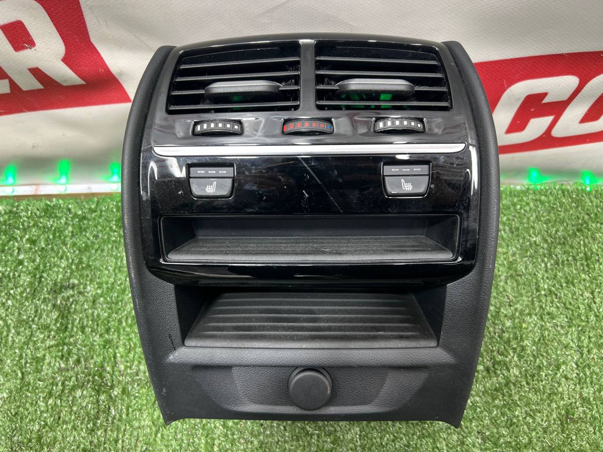 https://ycs.partsauto.market/partsauto-images/thmbs/userImages/h353NjtZg3VDP19b5HMt7LlpbQ93/part/33c1d50c-8fa1-456f-8ff2-f0a6ee7d45ec_1730980553999.jpg