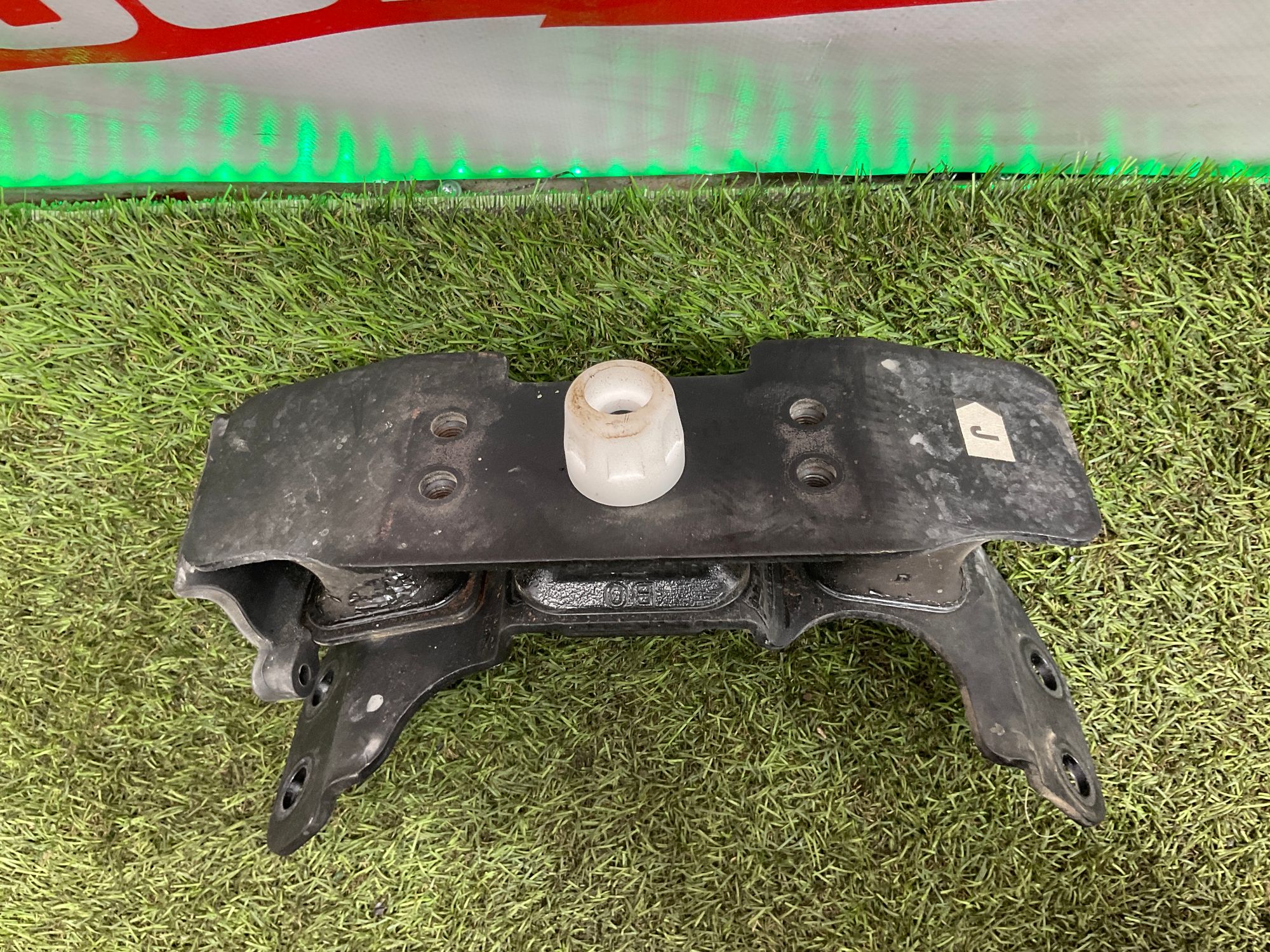 Подушка крепления КПП Toyota Land Cruiser 300 (2021—2023) 2022, 2000 рублей, Москва