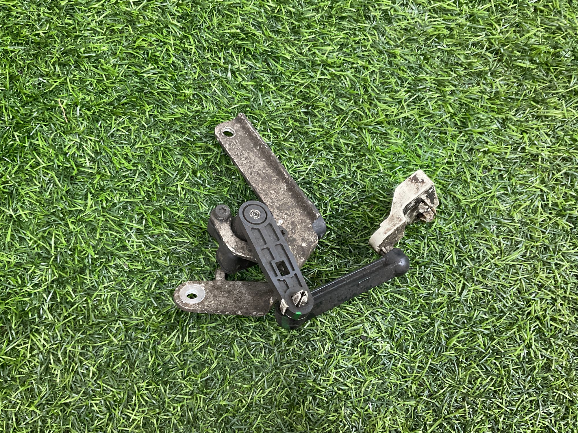 https://ycs.partsauto.market/partsauto-images/thmbs/userImages/h353NjtZg3VDP19b5HMt7LlpbQ93/part/34212ed1-5dc6-4080-afa8-736b337cefef_1744026211048.jpg