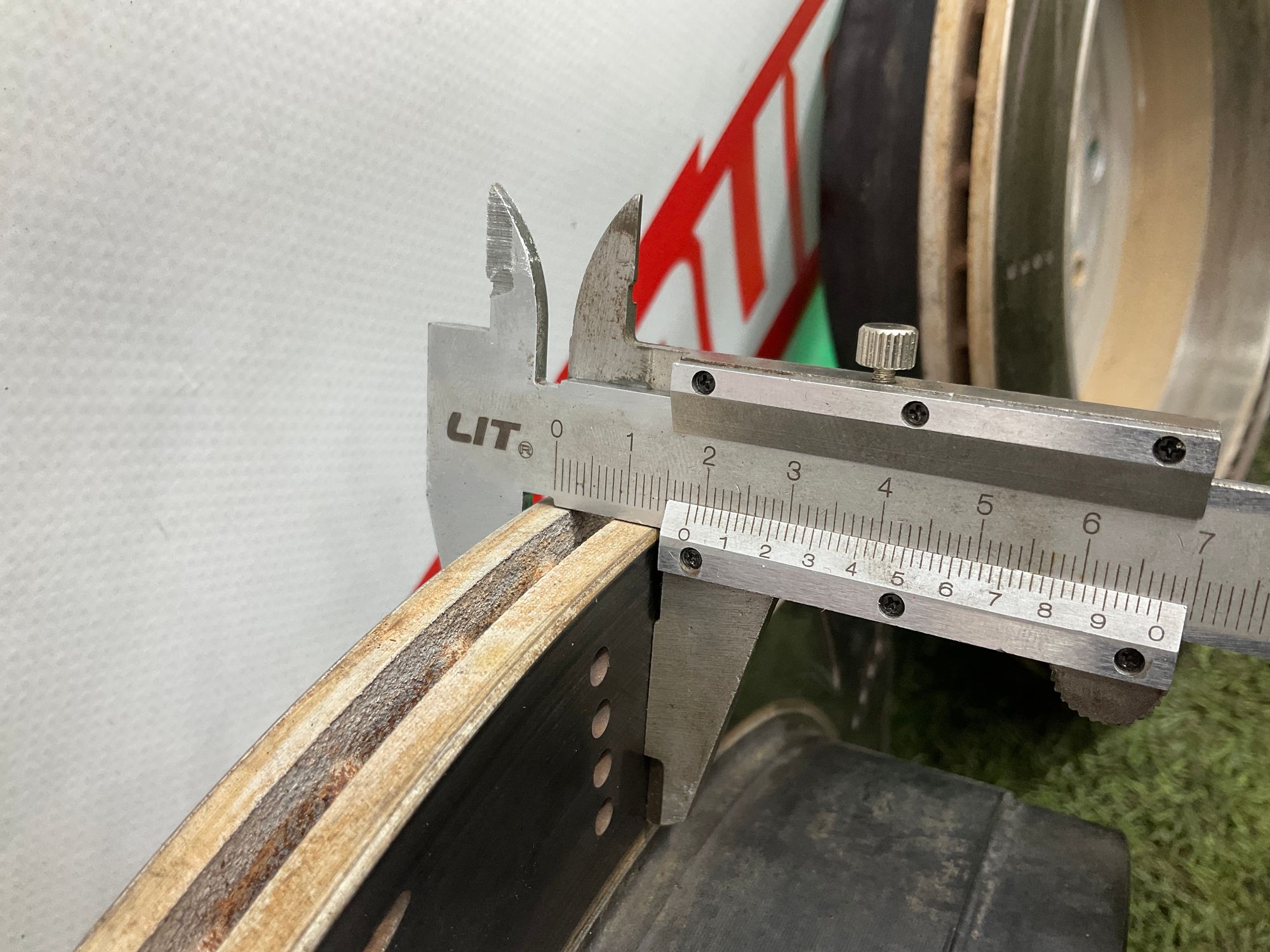 Диски тормозные задние Toyota Land Cruiser 200 рестайлинг 2 (2015—2023) 2017, 8000 рублей, Москва