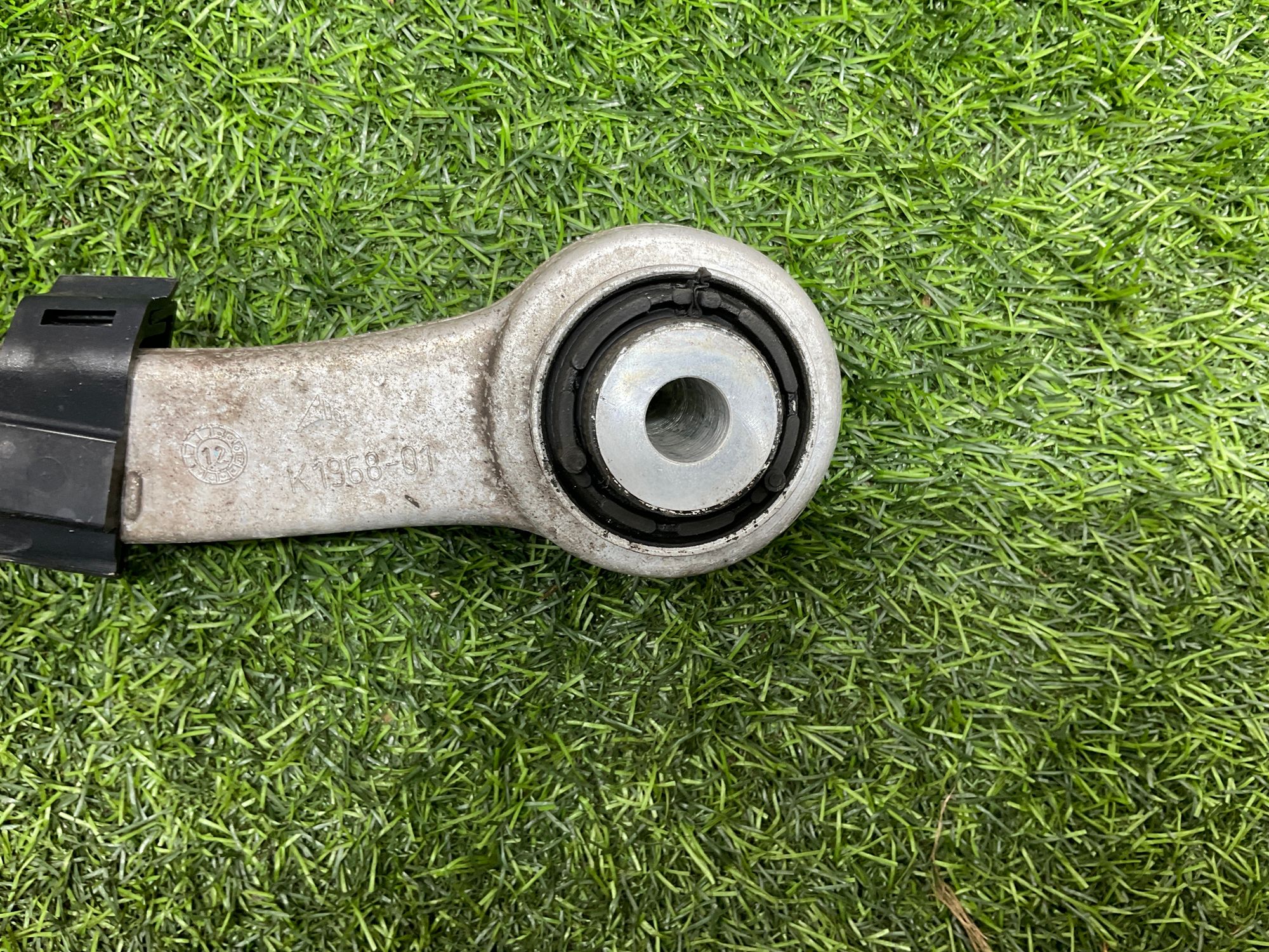 https://ycs.partsauto.market/partsauto-images/thmbs/userImages/h353NjtZg3VDP19b5HMt7LlpbQ93/part/3430c8a0-069e-4b47-a10c-69290ac822a8_1733927792738.jpg
