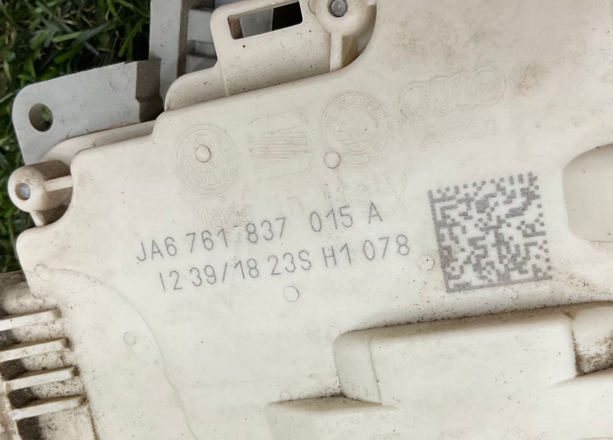 https://ycs.partsauto.market/partsauto-images/thmbs/userImages/h353NjtZg3VDP19b5HMt7LlpbQ93/part/34f984d5-db64-4cb0-a968-967dbdbcb309_1786369939842.jpg