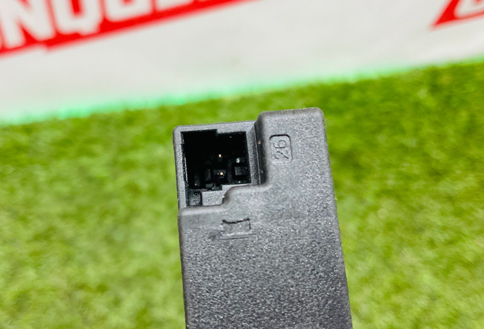 https://ycs.partsauto.market/partsauto-images/thmbs/userImages/h353NjtZg3VDP19b5HMt7LlpbQ93/part/353ff8d5-6d66-4019-8d0e-62be2309c6a5_1786366960034.jpg