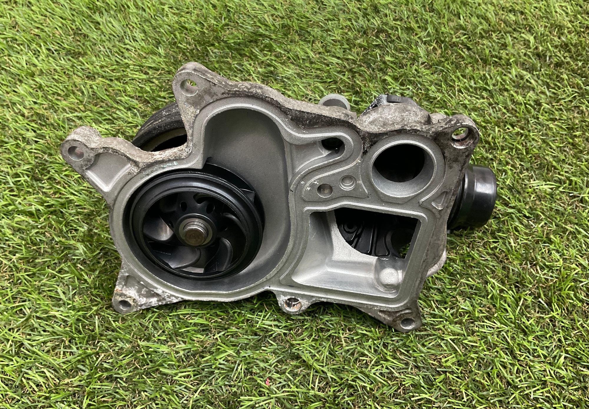 Помпа BMW 3 серия, F30/F31 рестайлинг N57, 2000 рублей, Москва