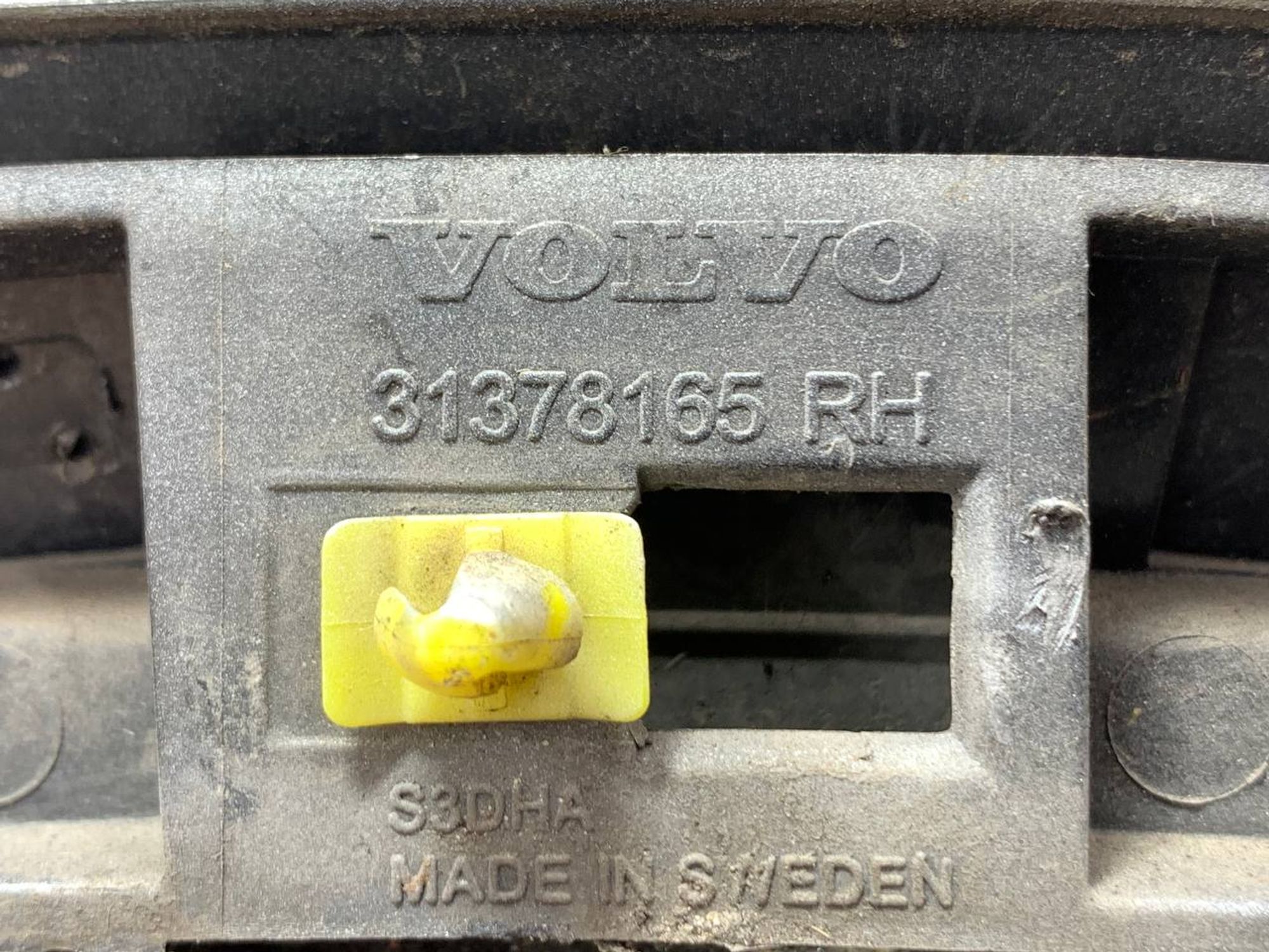 https://ycs.partsauto.market/partsauto-images/thmbs/userImages/h353NjtZg3VDP19b5HMt7LlpbQ93/part/3609bd5d-a0c4-48df-884d-a765758e1b2f_1716799994665.jpg