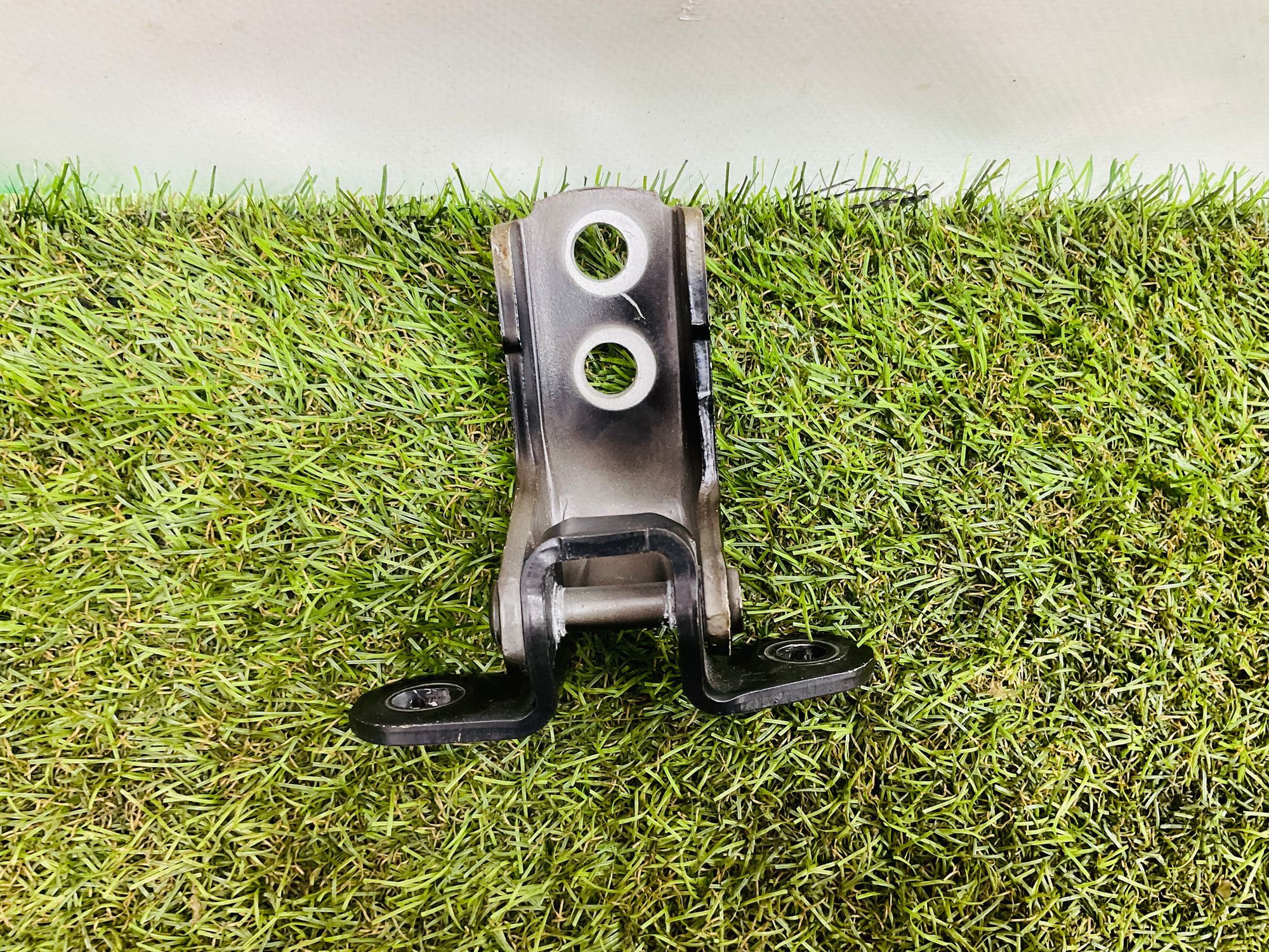 https://ycs.partsauto.market/partsauto-images/thmbs/userImages/h353NjtZg3VDP19b5HMt7LlpbQ93/part/3640d256-e1e1-4a2b-80e9-e5a1d0d5bbc2_1779808133007.jpg