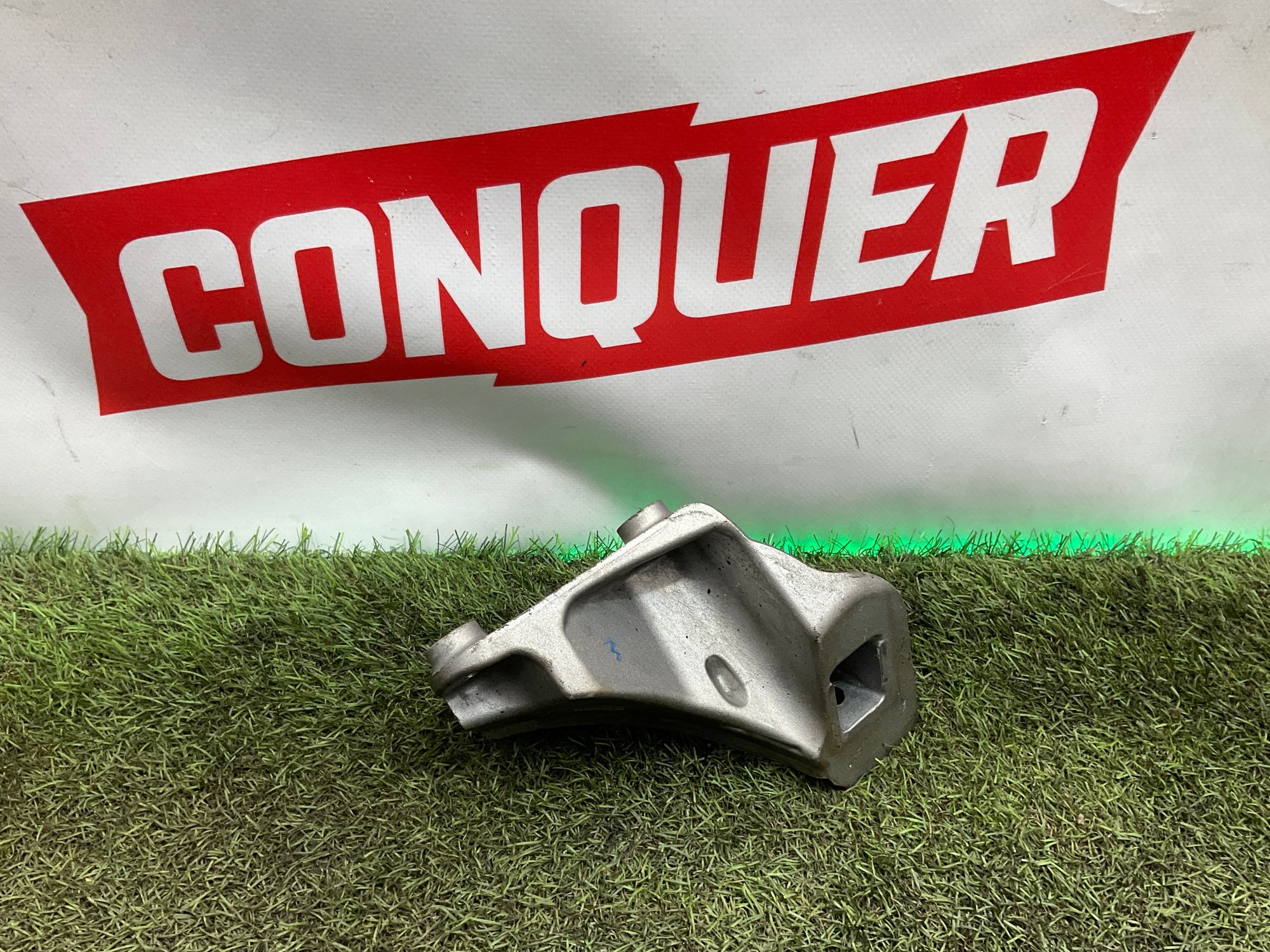 Кронштейн двигателя правый BMW M5, F90 2019, 8000 рублей, Москва