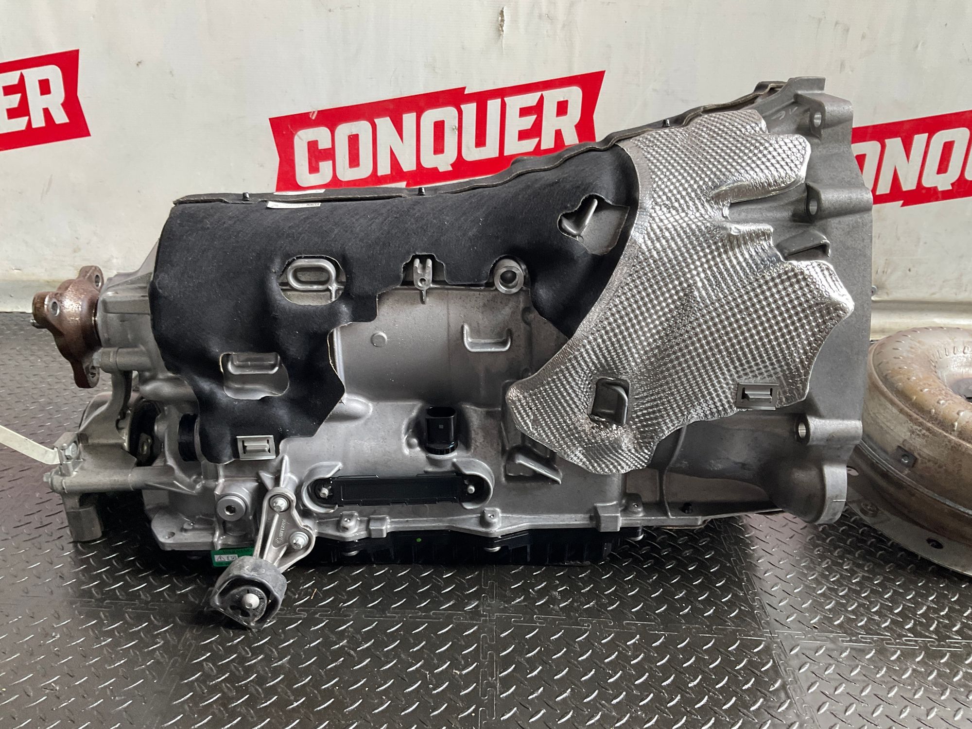 https://ycs.partsauto.market/partsauto-images/thmbs/userImages/h353NjtZg3VDP19b5HMt7LlpbQ93/part/36f6d217-abcf-47a3-bd0e-d547b25f3aa0_1744201759020.jpg