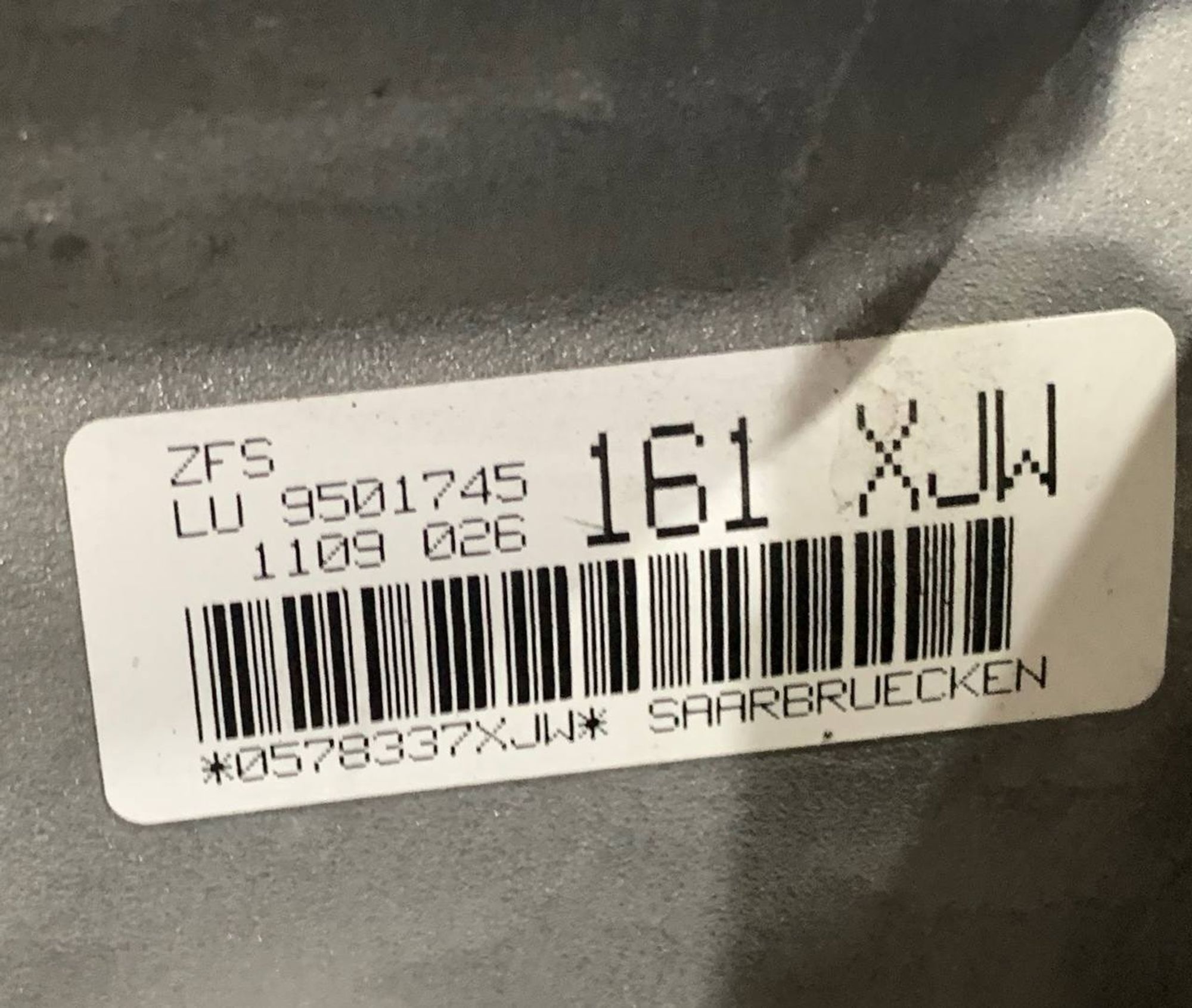 https://ycs.partsauto.market/partsauto-images/thmbs/userImages/h353NjtZg3VDP19b5HMt7LlpbQ93/part/3715850b-de24-4ecc-9db5-547de6b5572b_1733144442743.jpg