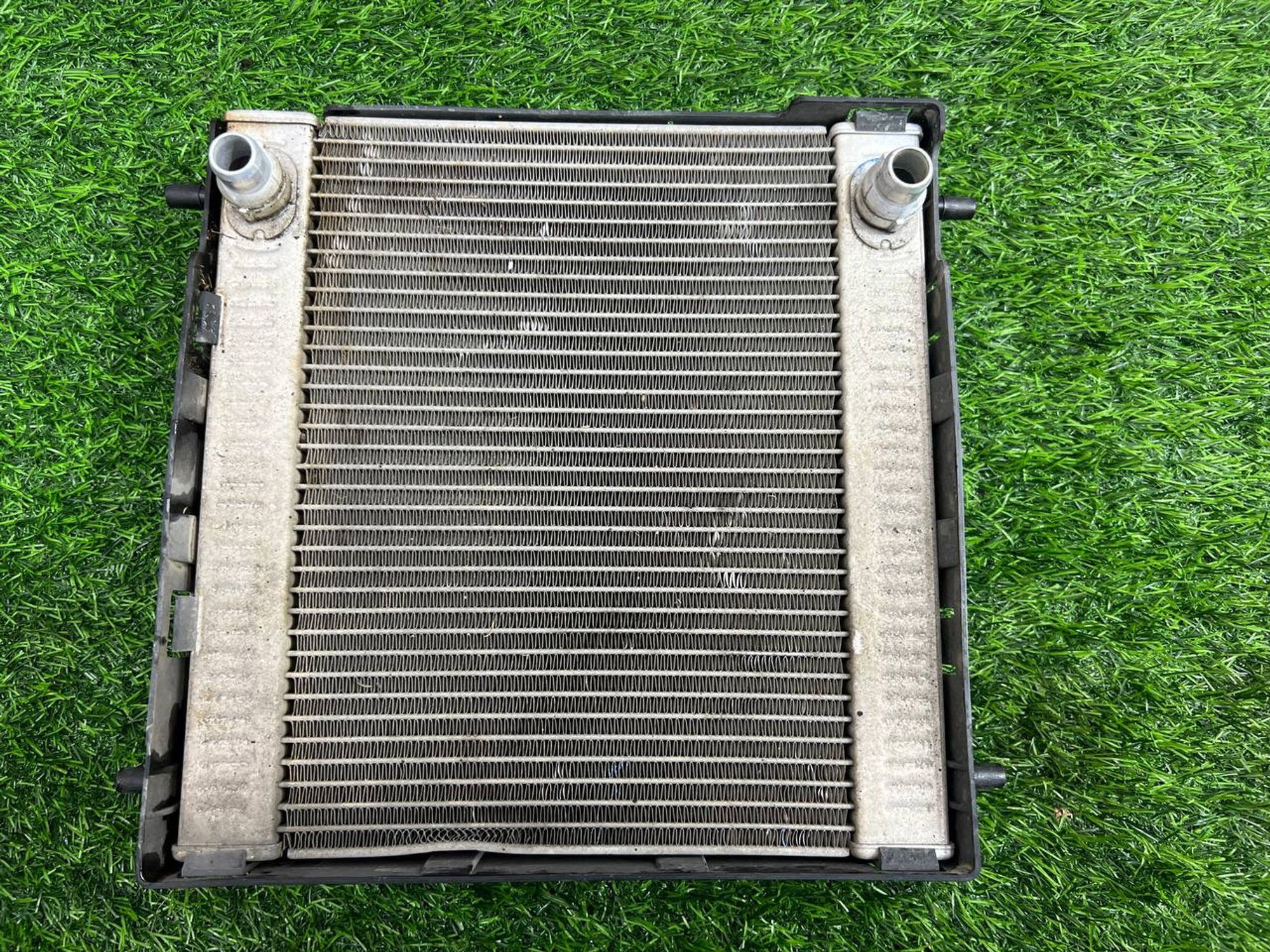 https://ycs.partsauto.market/partsauto-images/thmbs/userImages/h353NjtZg3VDP19b5HMt7LlpbQ93/part/374e9534-02ce-4c26-a14a-26fe8a9b5060_1733296545264.jpg