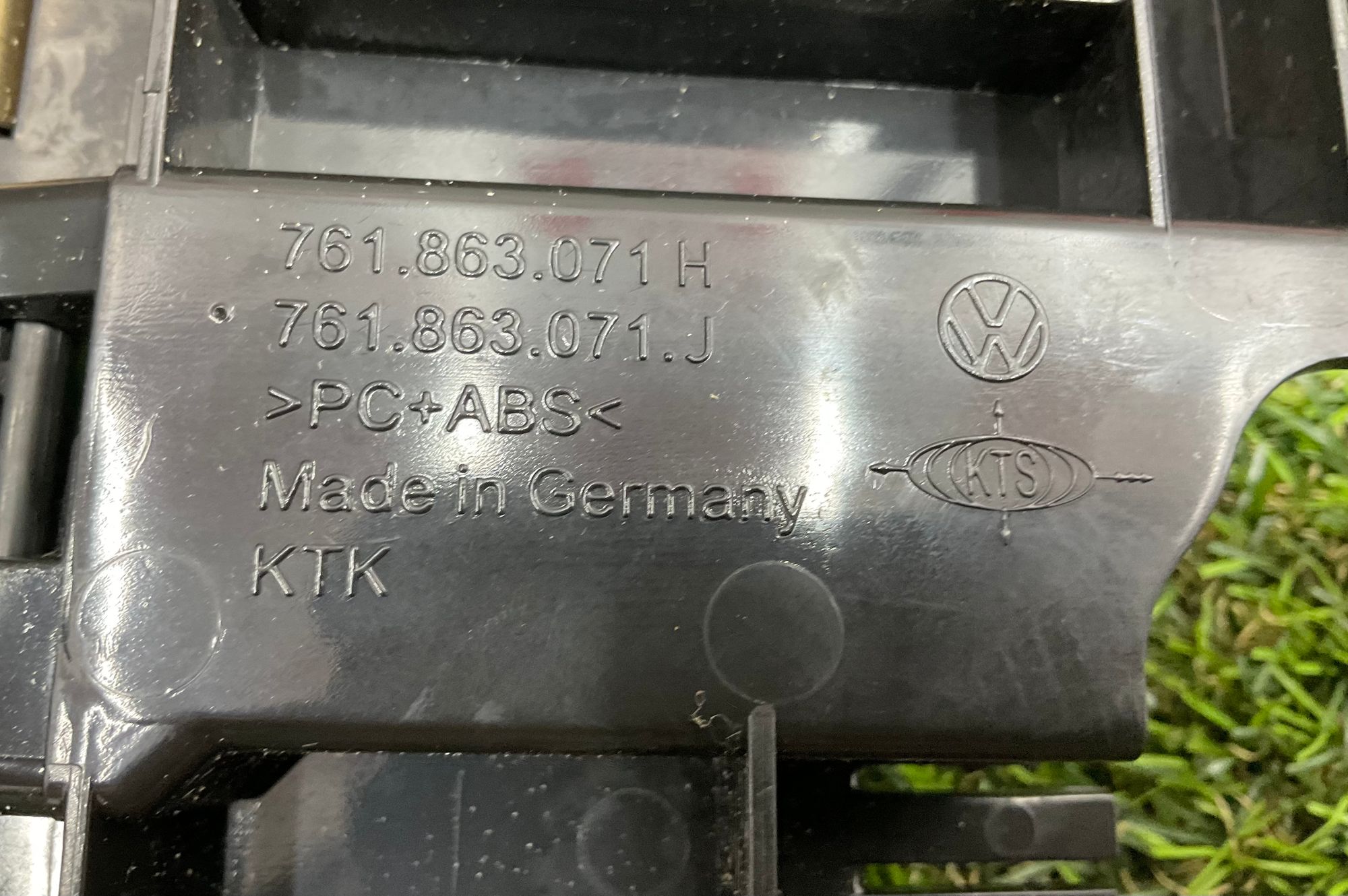 https://ycs.partsauto.market/partsauto-images/thmbs/userImages/h353NjtZg3VDP19b5HMt7LlpbQ93/part/38131722-a070-4390-bbed-ad707c4d0f79_1785850475773.jpg