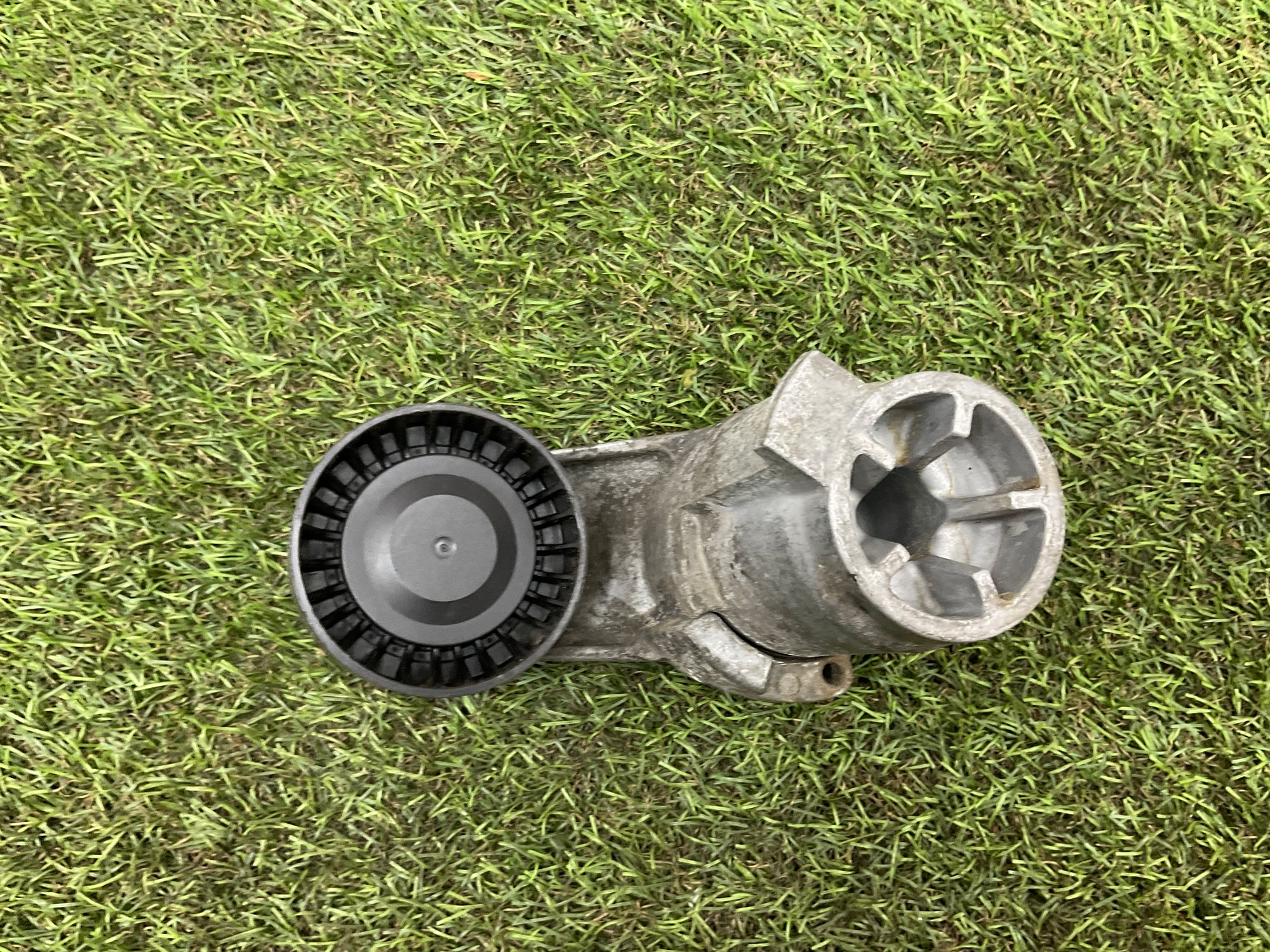 Ролик натяжителя ремня  N55 BMW 5 серия, F10/F11/F07 рестайлинг, 1000 рублей, Москва