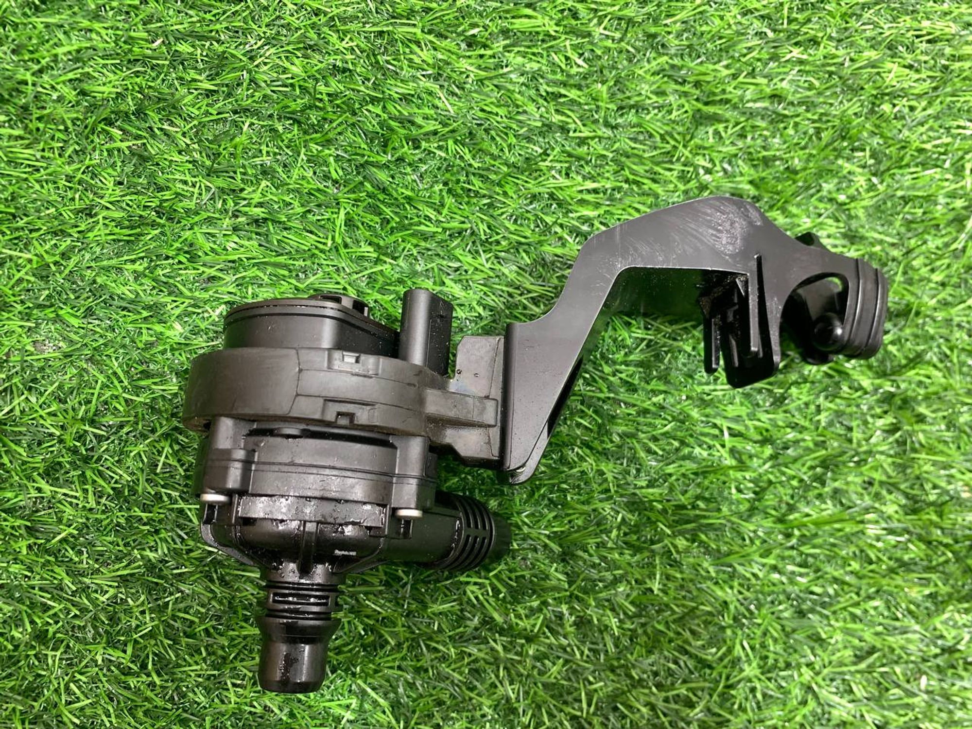 https://ycs.partsauto.market/partsauto-images/thmbs/userImages/h353NjtZg3VDP19b5HMt7LlpbQ93/part/386e9268-82a2-475a-b567-34045006d645_1733476995156.jpg