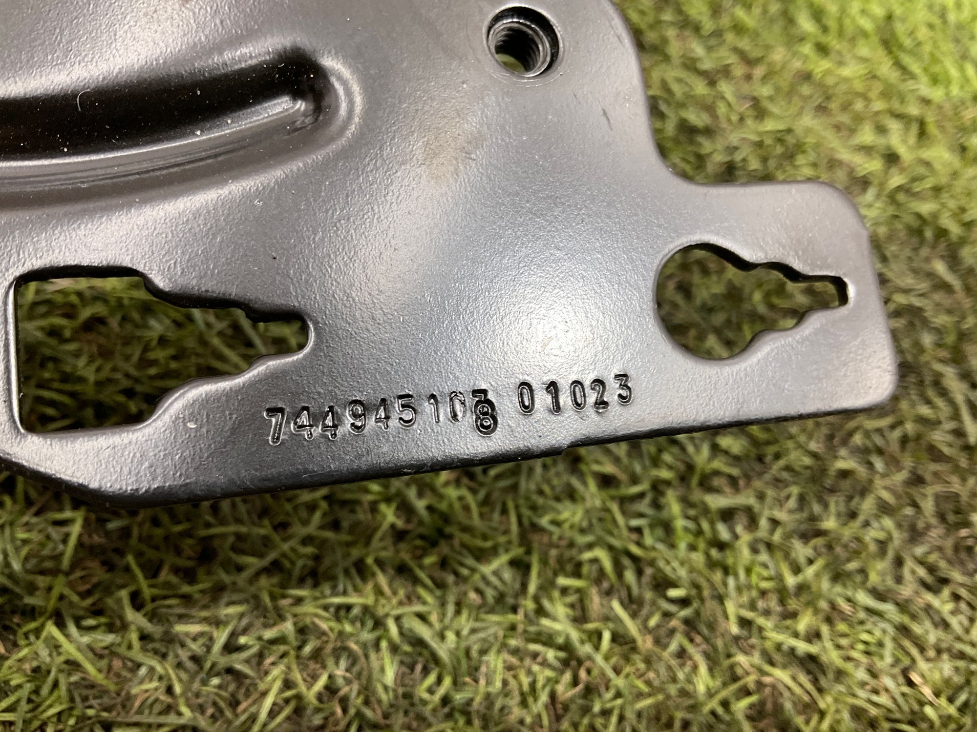 Крепление заднего сиденья левое BMW X5 G05 рестайлинг 2025, 1000 рублей, Москва