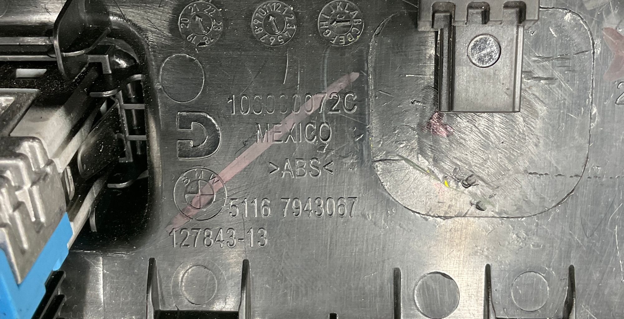 https://ycs.partsauto.market/partsauto-images/thmbs/userImages/h353NjtZg3VDP19b5HMt7LlpbQ93/part/3939ccde-c2e4-4aed-8363-f9bb1fa48696_1748260205188.jpg