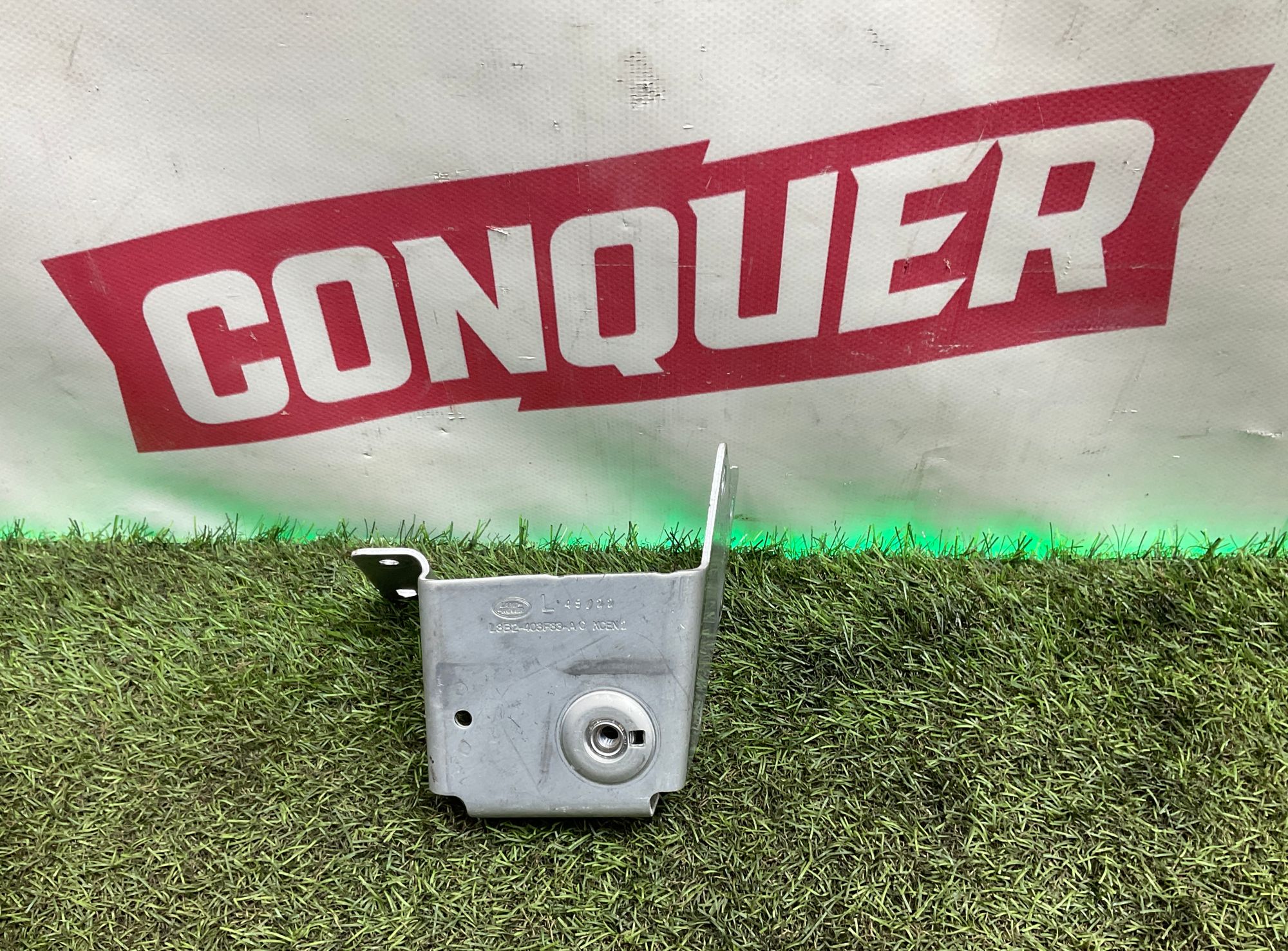 Крепление задней арки колеса левое Land Rover Defender II L663 2022, 3000 рублей, Москва