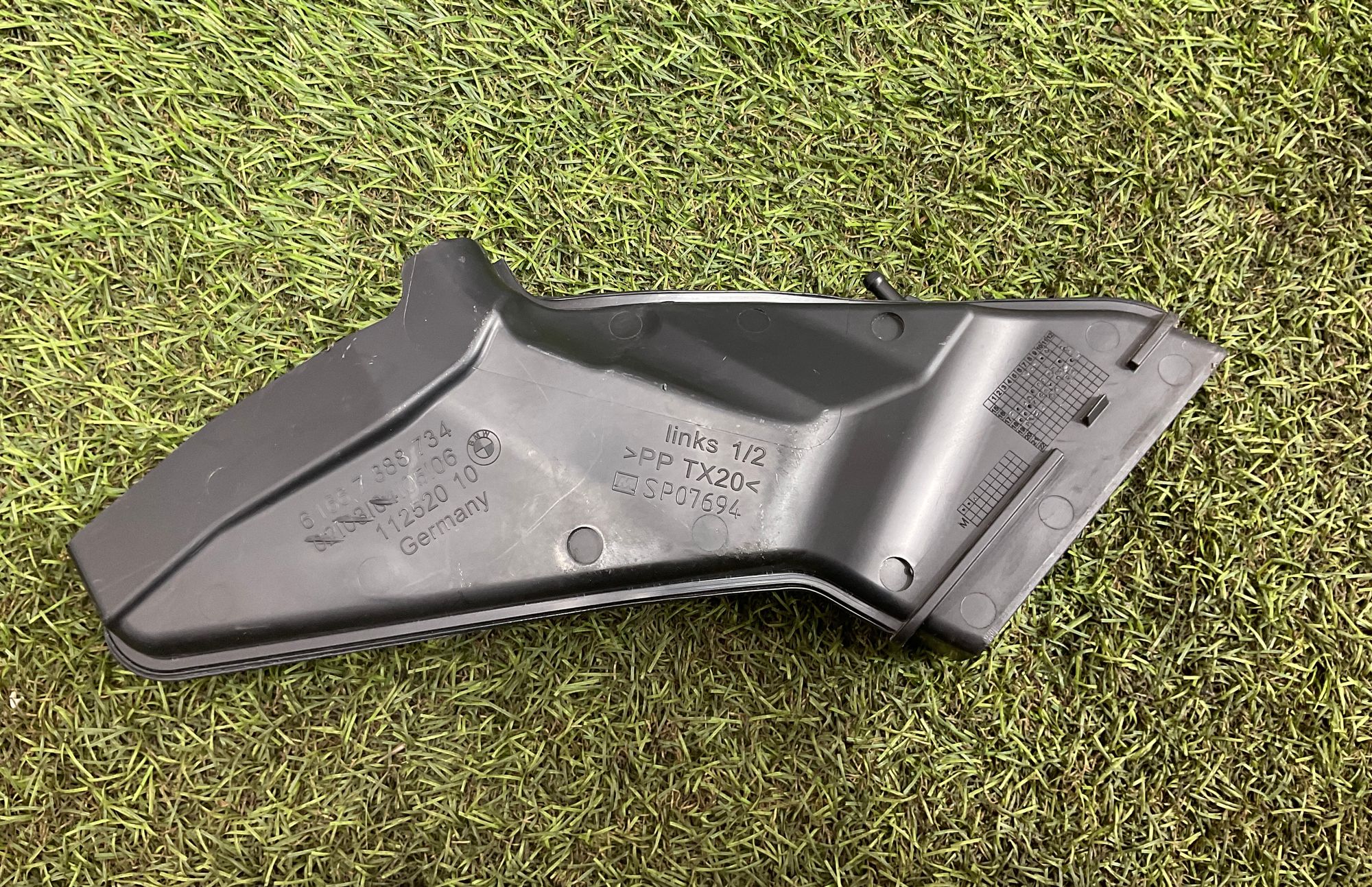 Водосток капота левый BMW M8, F91/F92/F93 2019, 1000 рублей, Москва