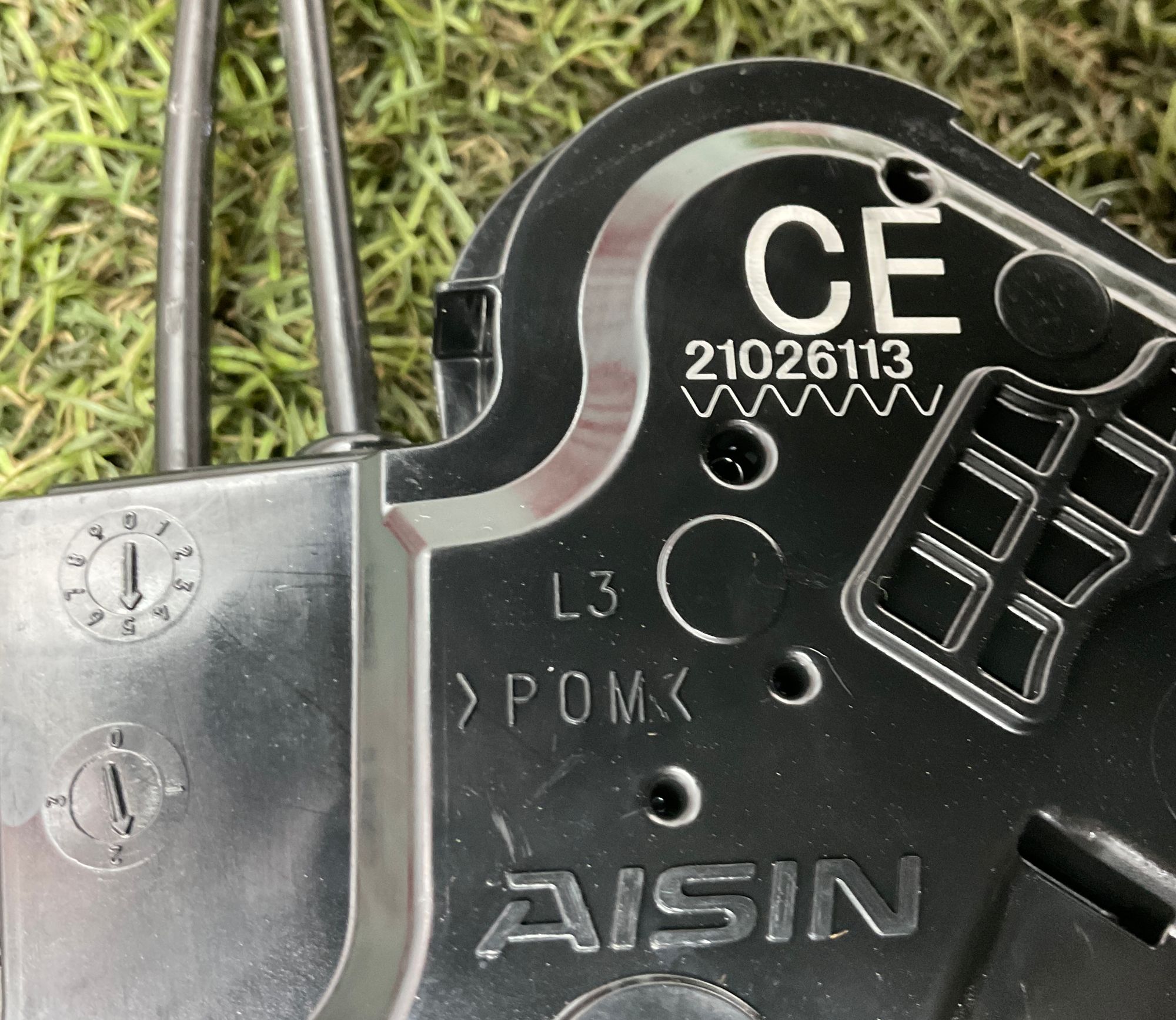 Замок двери левой задней Toyota Land Cruiser 300 (2021—2023) 2024, 10000 рублей, Москва