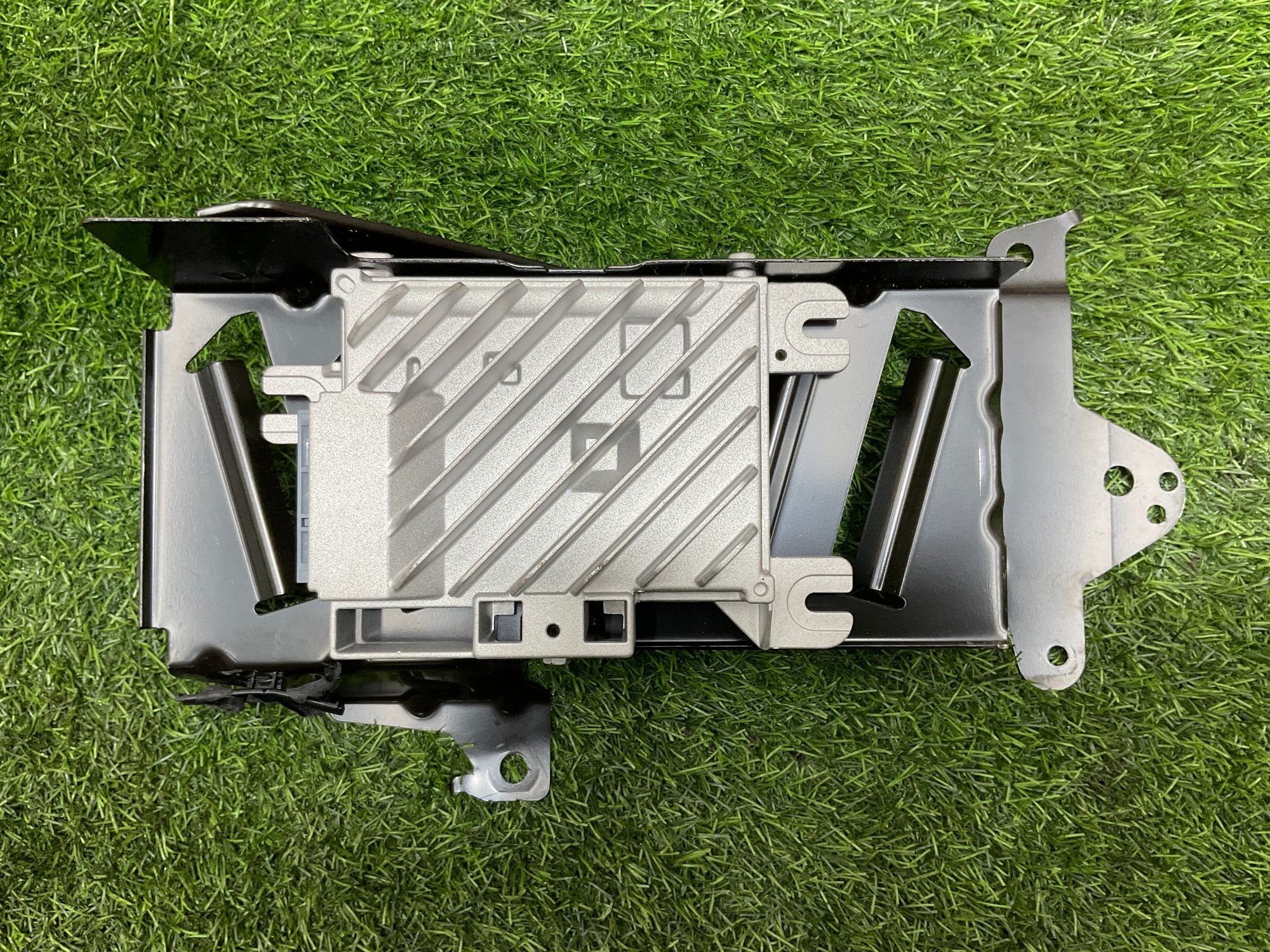 https://ycs.partsauto.market/partsauto-images/thmbs/userImages/h353NjtZg3VDP19b5HMt7LlpbQ93/part/3a82354b-641c-462d-bf5b-aed8f0e778cf_1734449885133.jpg