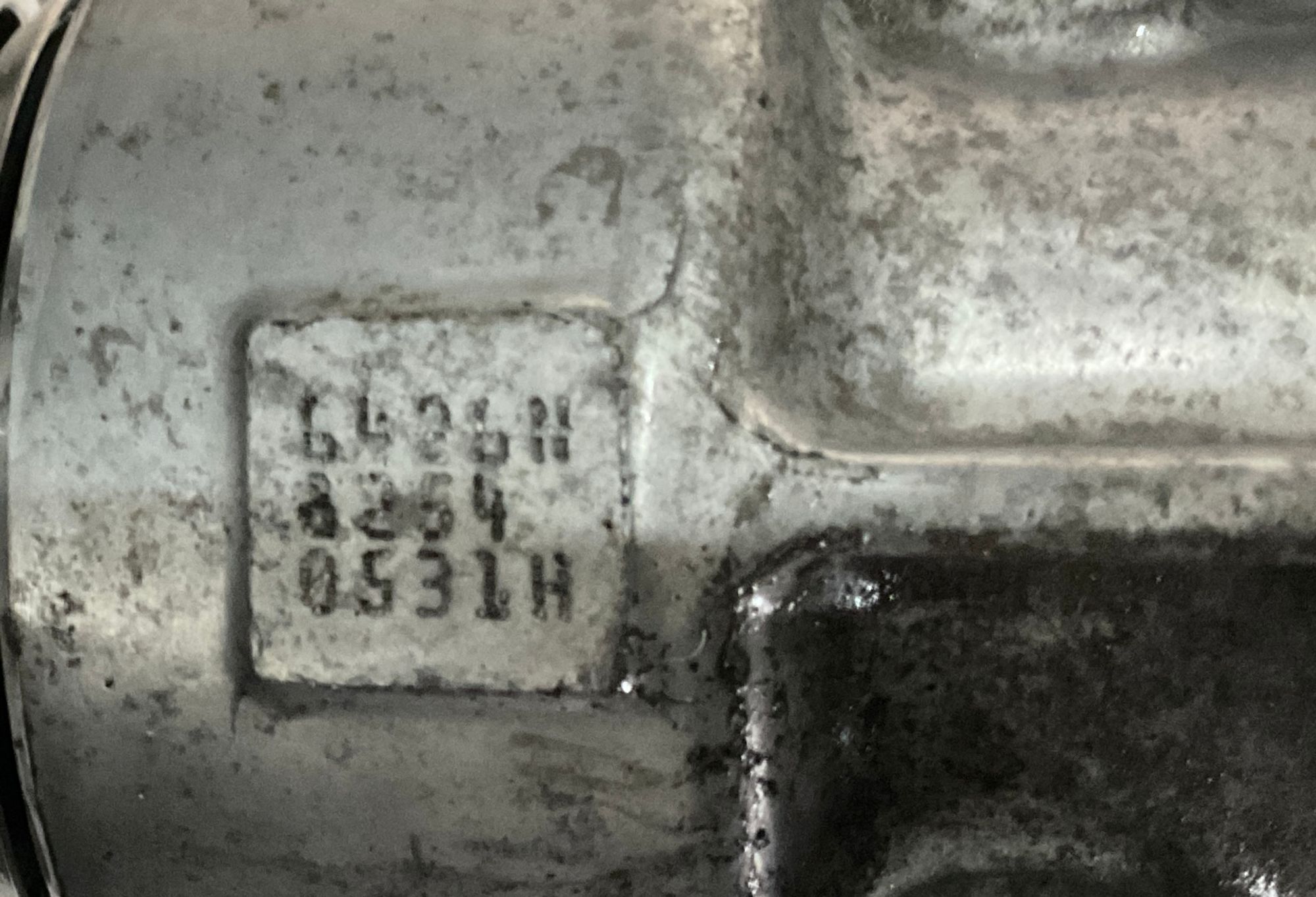 https://ycs.partsauto.market/partsauto-images/thmbs/userImages/h353NjtZg3VDP19b5HMt7LlpbQ93/part/3abab311-42cd-4423-b66b-9ca3473e3298_1741954962973.jpg