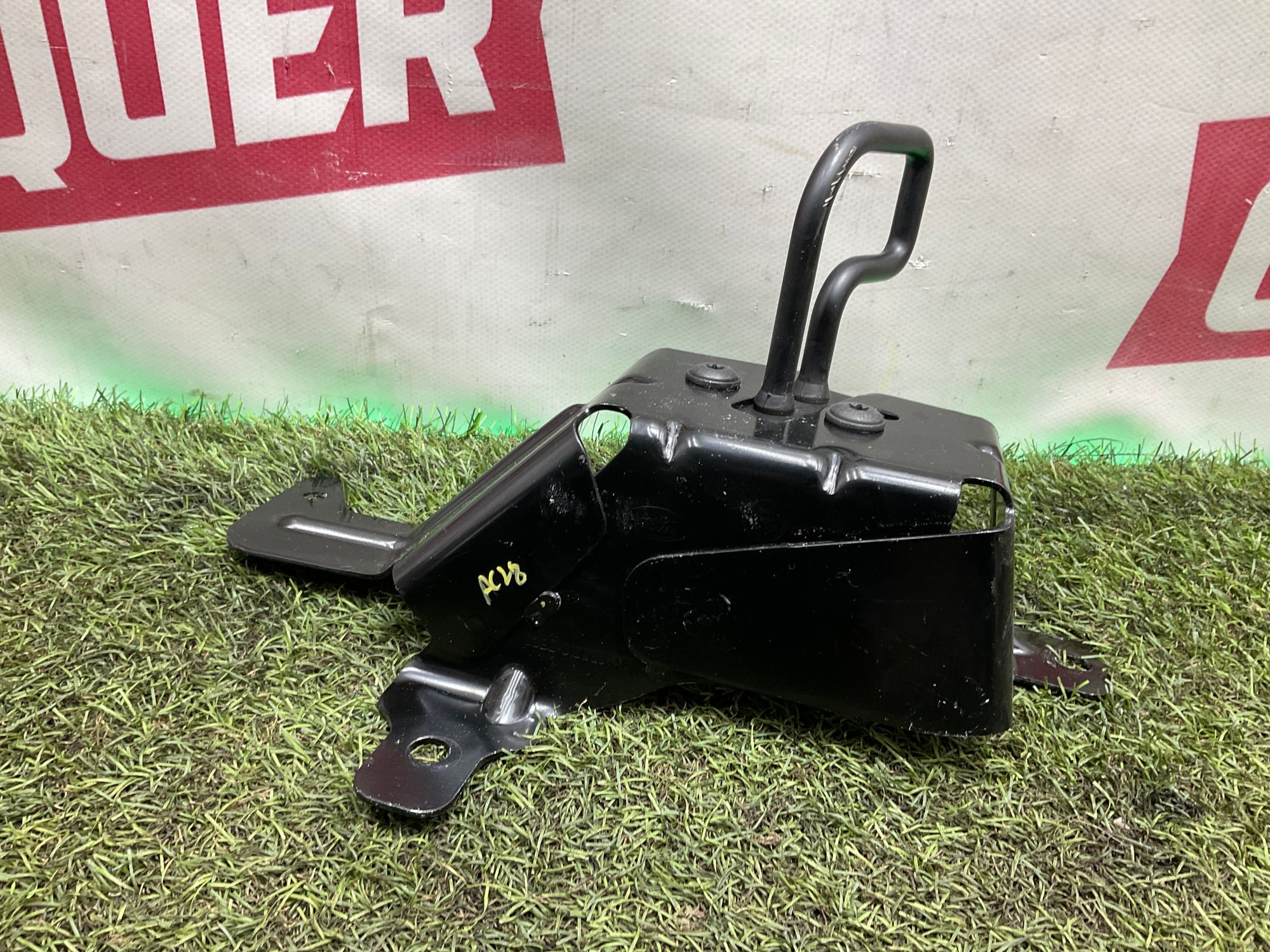 Крепление кузова заднее правое Land Rover Defender II L663 2022, 2500 рублей, Москва